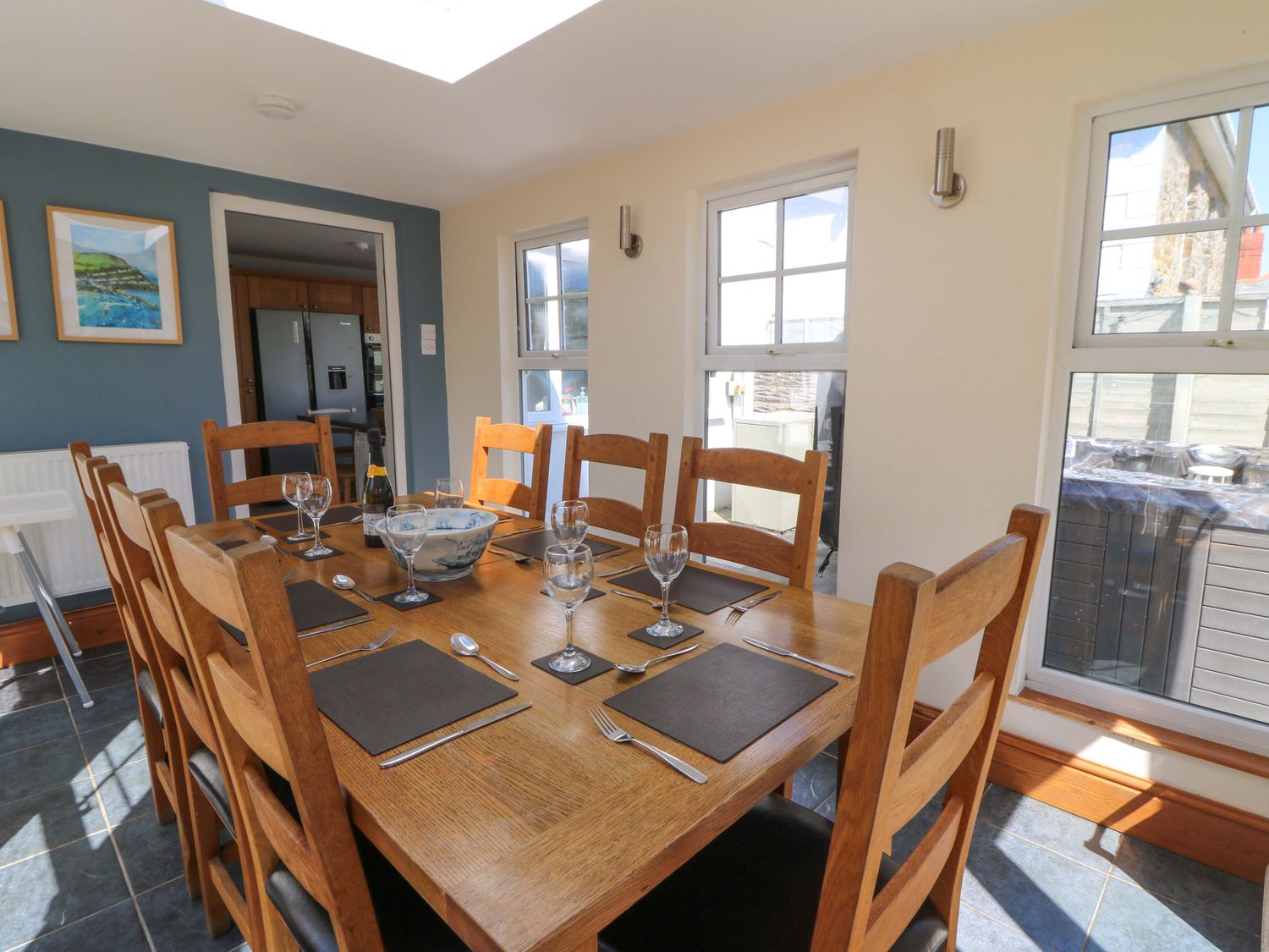 Towyn Hall, New Quay, Sir Ceredigion. Detached. Woodburning stove. Enclosed patio with garden. WiFi.