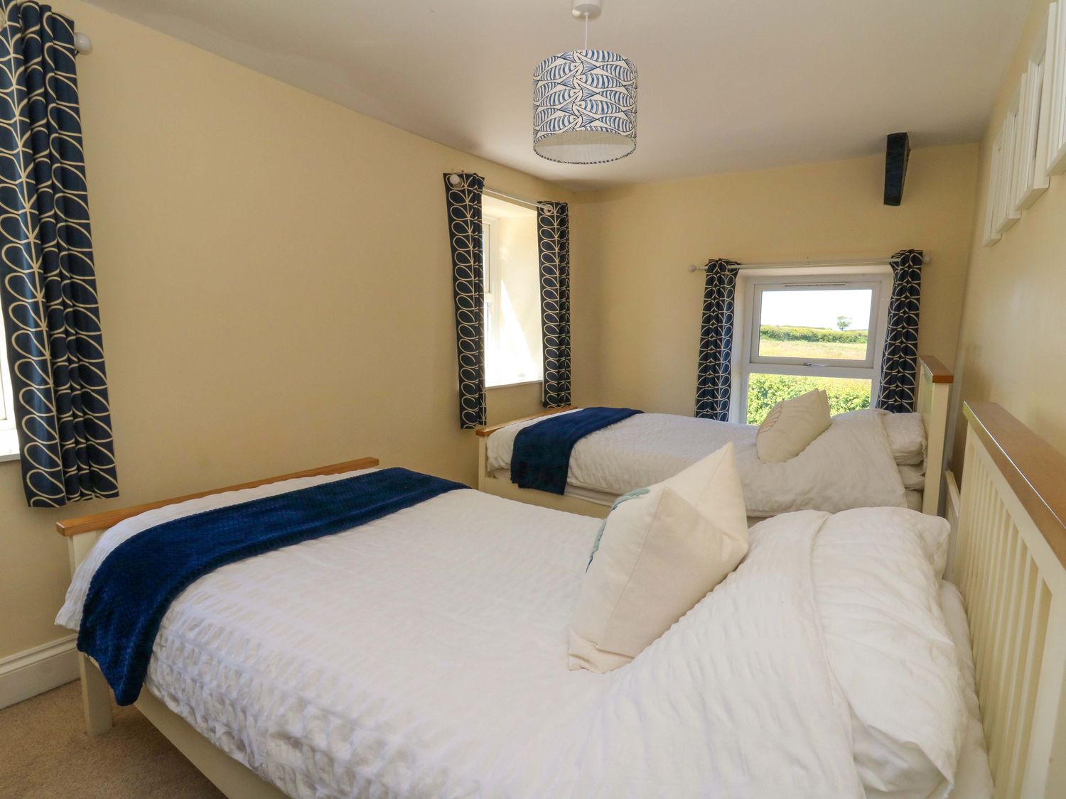 Towyn Hall, New Quay, Sir Ceredigion. Detached. Woodburning stove. Enclosed patio with garden. WiFi.