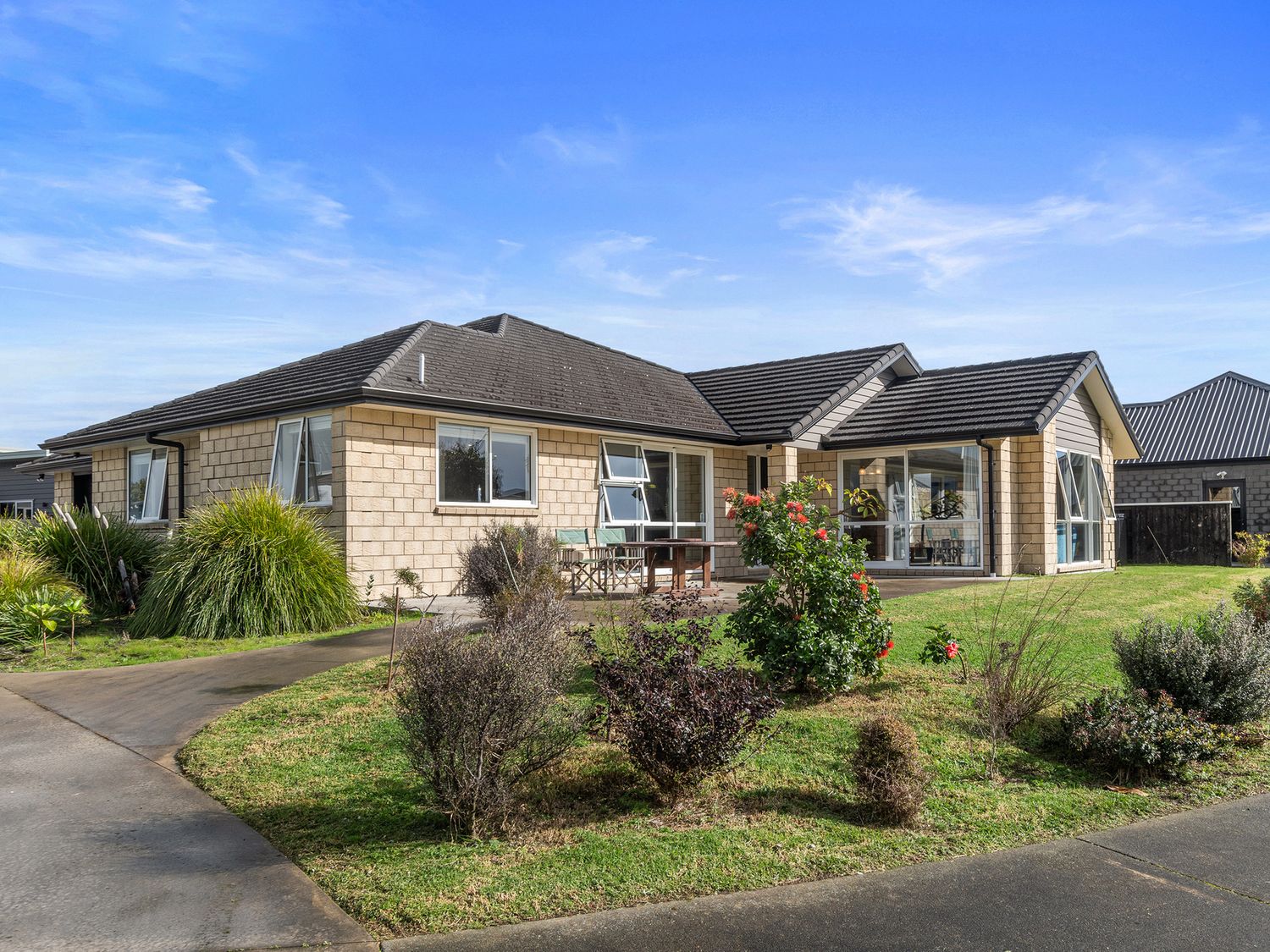 Shores Getaway - One Tree Point Holiday Home                     photo 20