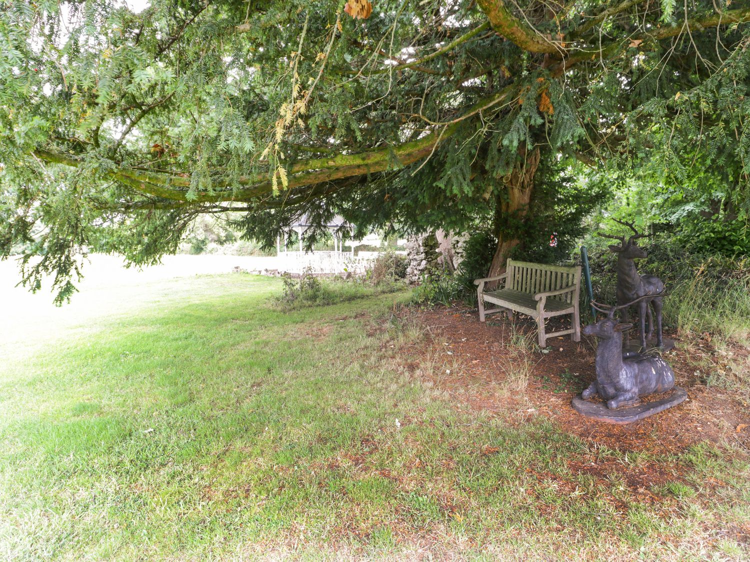 Upper Gardener's Cottage in Llandyrnog near Denbigh, Denbighshire. Off-road parking. Hot tub. Pets.