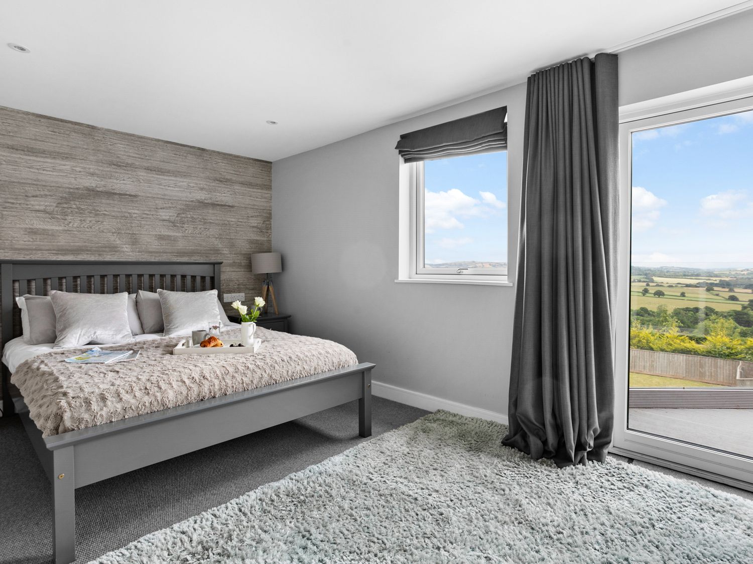 Huxham View and Annex, Stoke Canon, Devon. Bedrooms with en-suites. Smart TVs. Near a National Park.