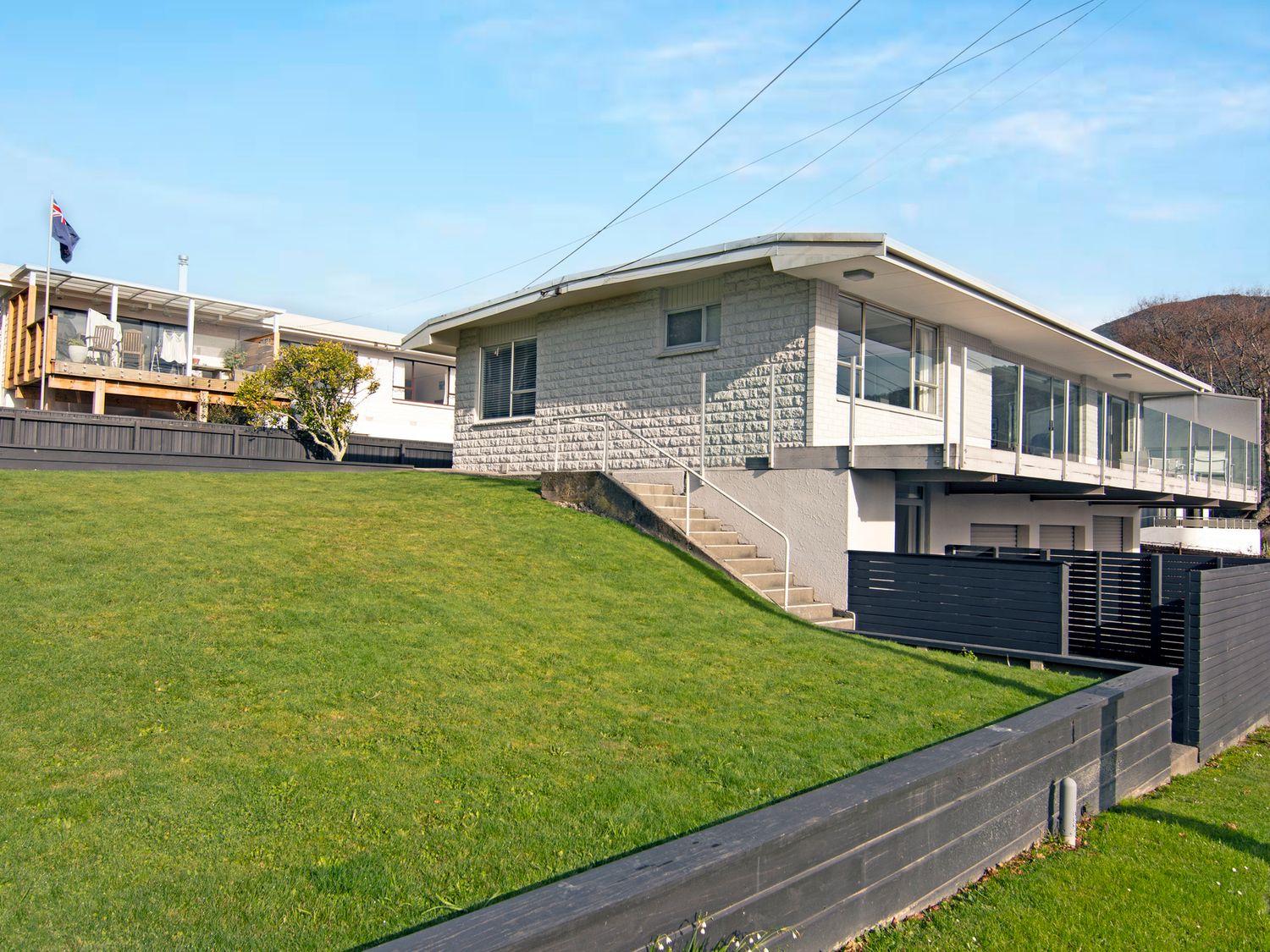 Seaside Sounds - Picton Upstairs Unit                     photo 23