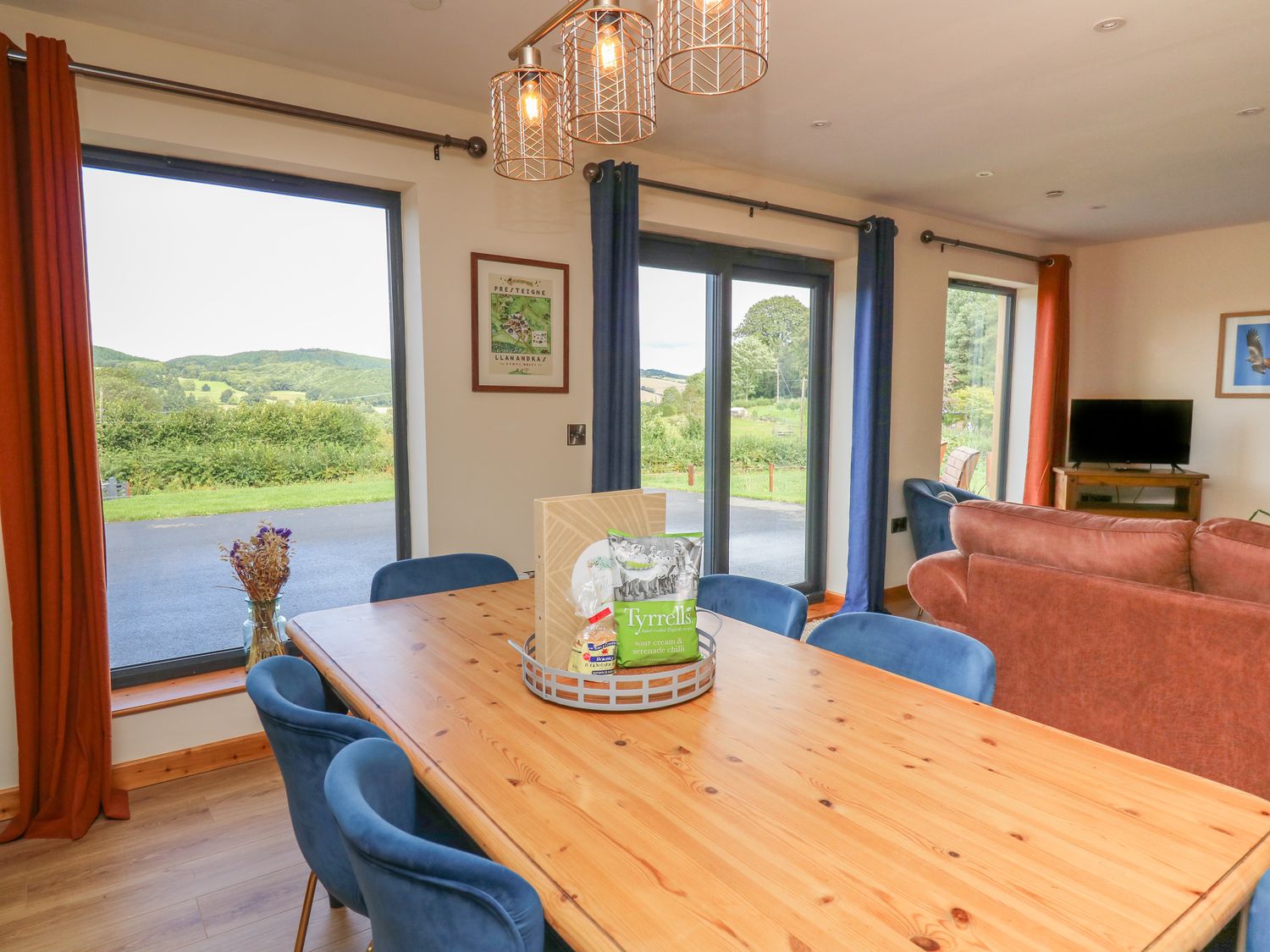 Harp Meadow, Presteigne, Powys. Three-bedroom home with hot tub and enclosed garden. Rural. Stylish.
