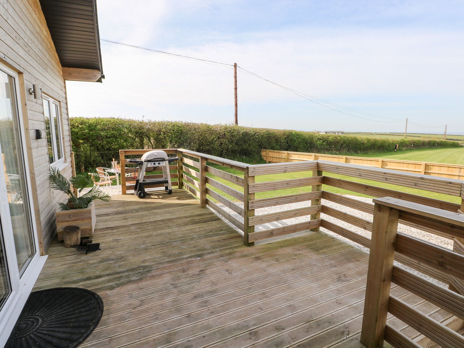 Heritage Retreat, Monknash, Vale of Glamorgan. Single-storey. Open-plan living space. Near to castle