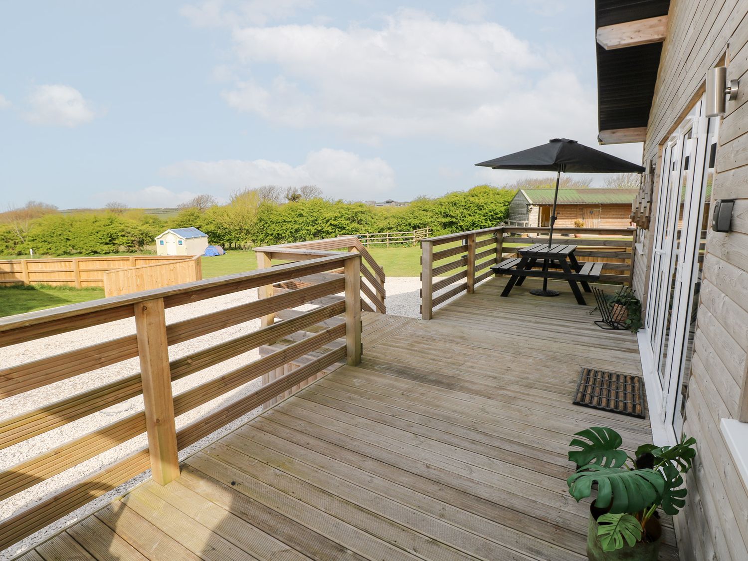 Monks Rest, Monknash, Vale of Glamorgan. Close to a pub. Close to beach. Woodburning stove. WiFi. TV
