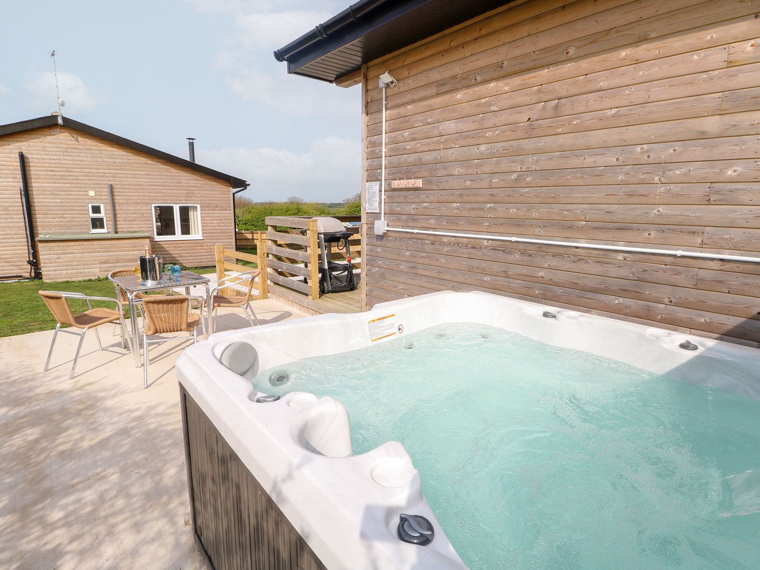Monks Rest, Monknash, Vale of Glamorgan. Close to a pub. Close to beach. Woodburning stove. WiFi. TV