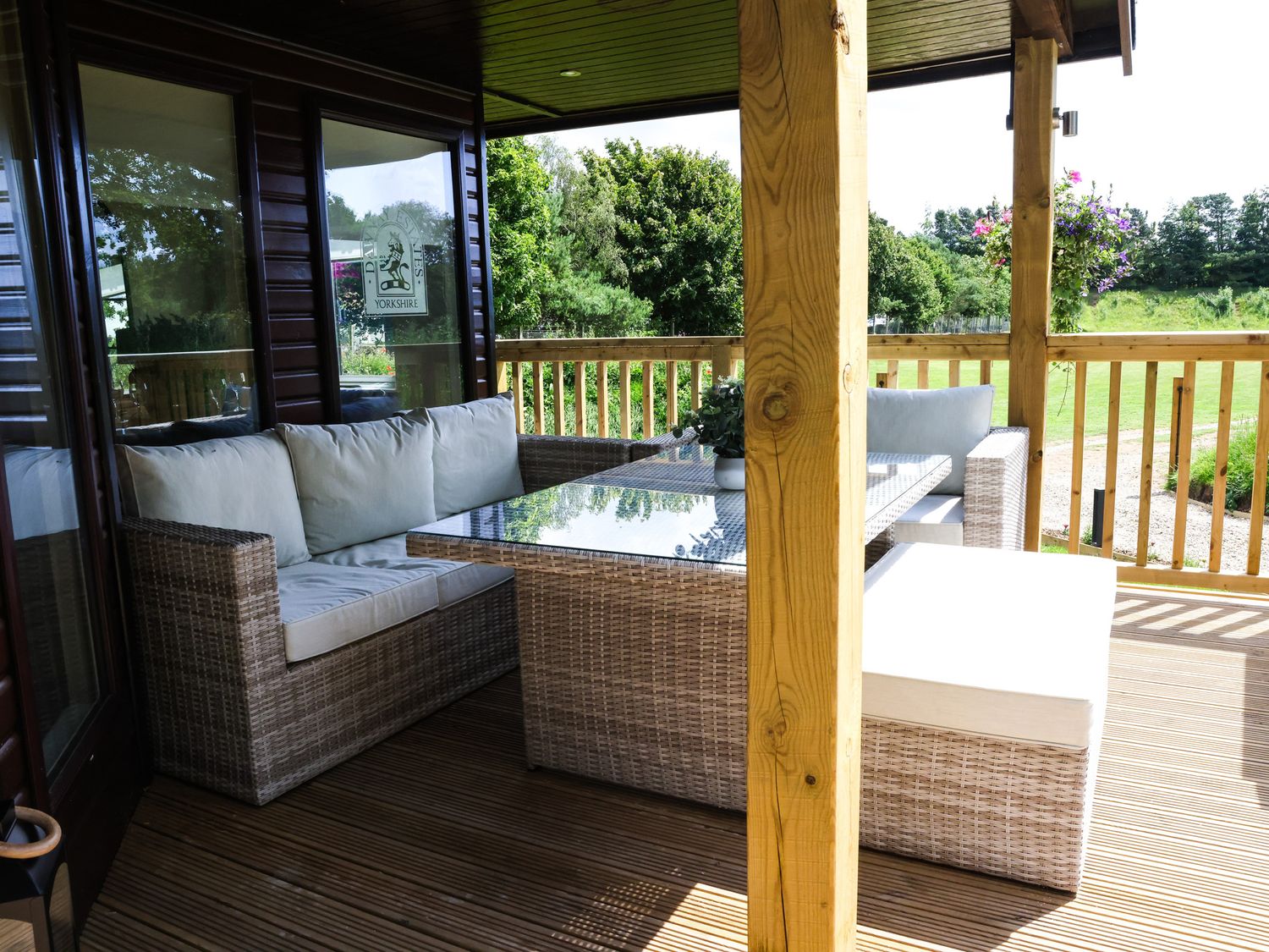 Bedale View Lodge, Wykeham near East Ayton, North Yorkshire. Near a National Park. Off-road parking.