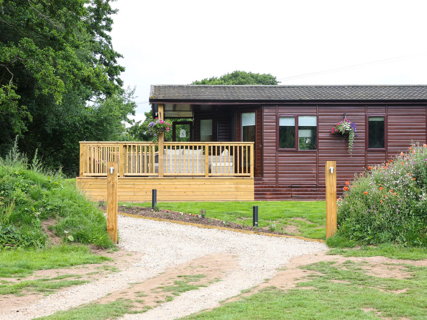 Bedale View Lodge, Wykeham near East Ayton, North Yorkshire. Near a National Park. Off-road parking.