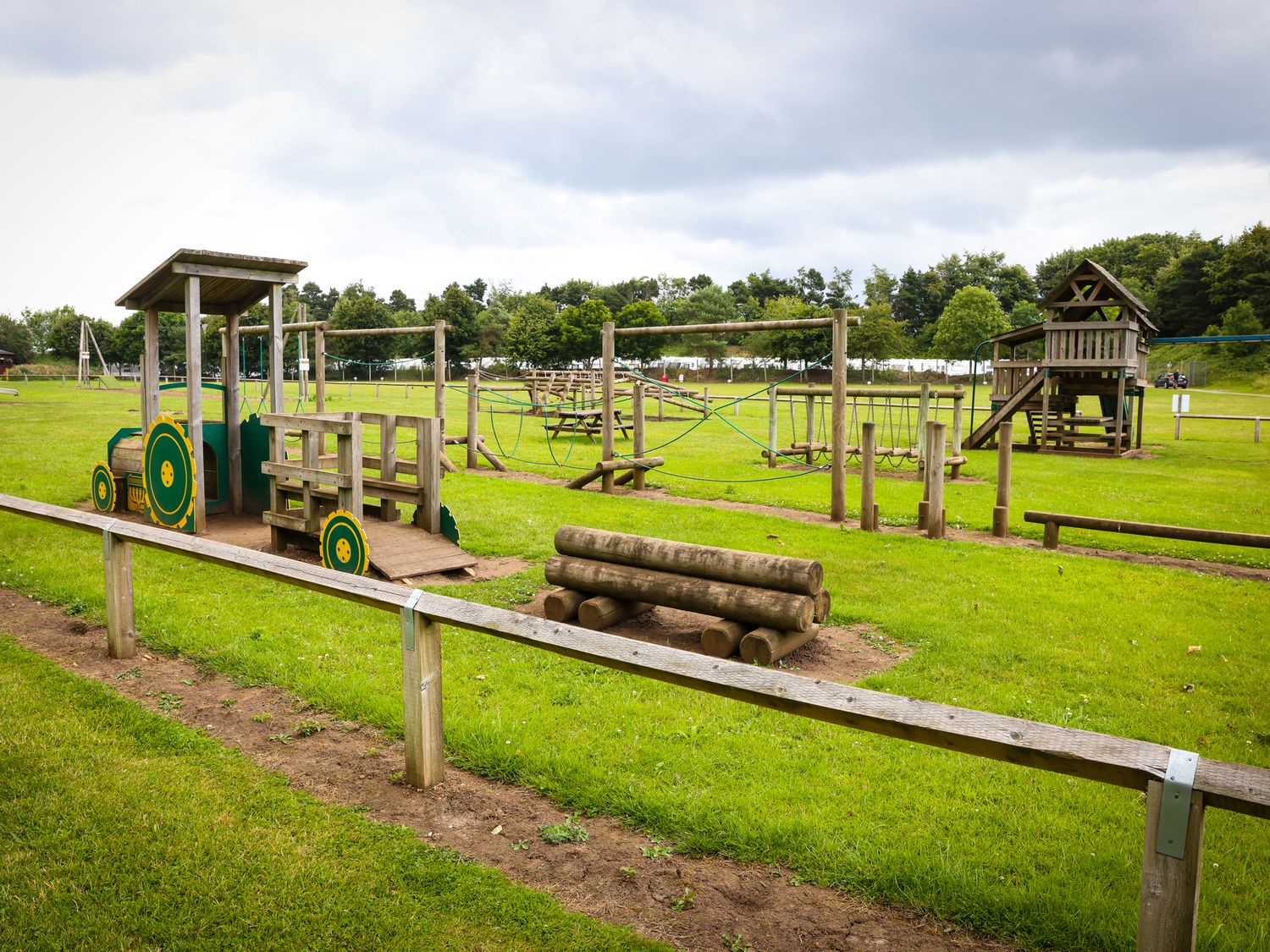 Bedale View Lodge, Wykeham near East Ayton, North Yorkshire. Near a National Park. Off-road parking.