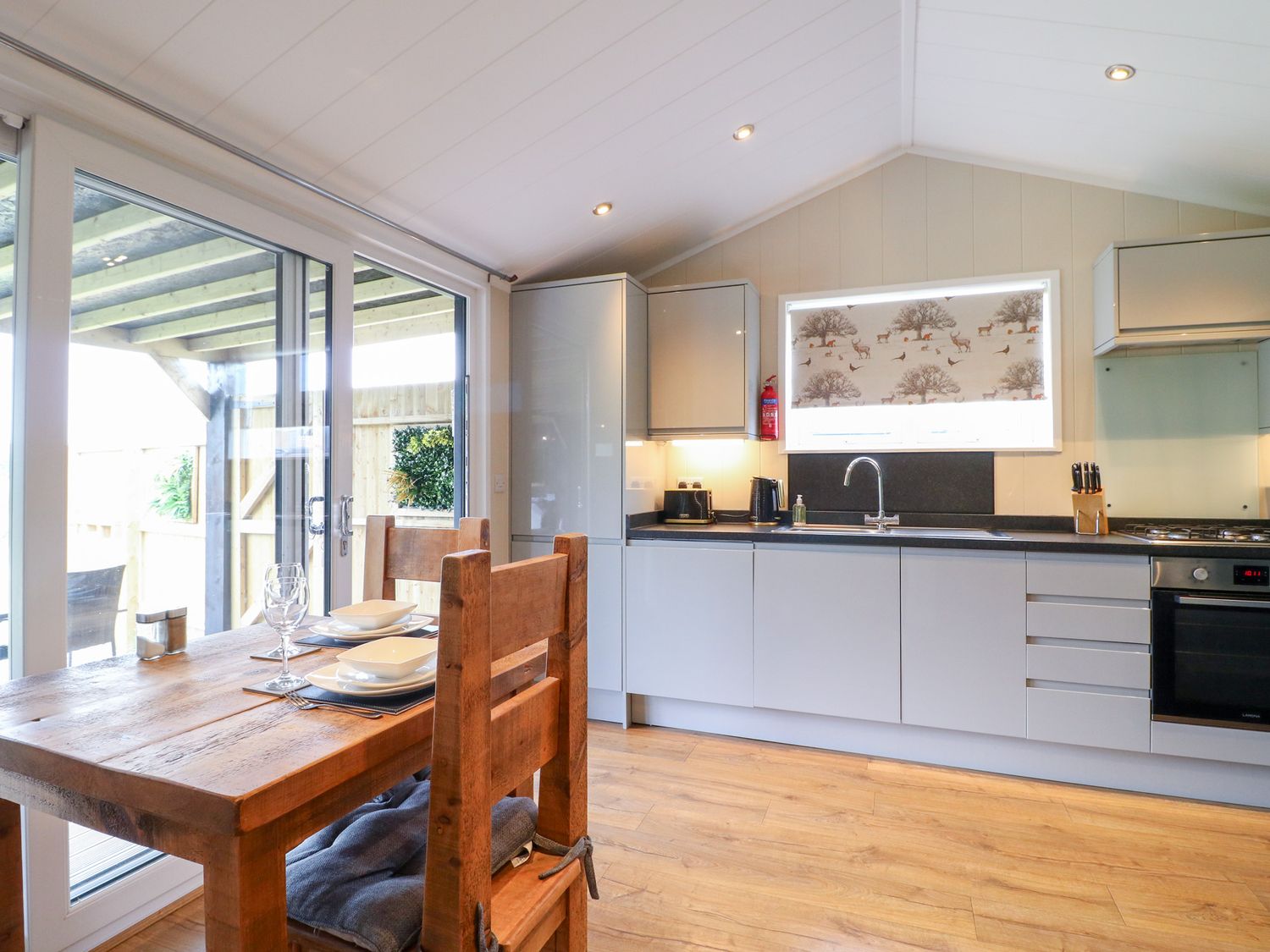 Hazel near Donisthorpe, Leicestershire. Open-plan. Ideal for two. Veranda with hot tub and furniture