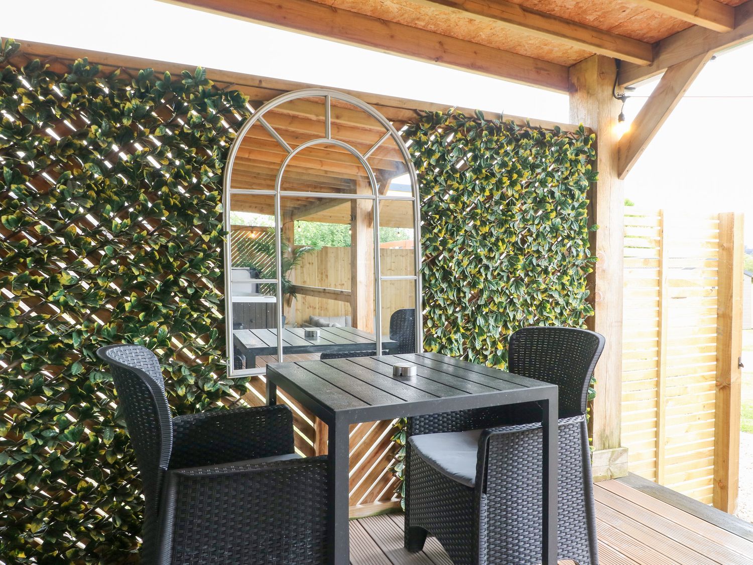 Birch, Donisthorpe, Leicestershire. Adult-only, one-bedroom lodge with hot tub and stylish interior.