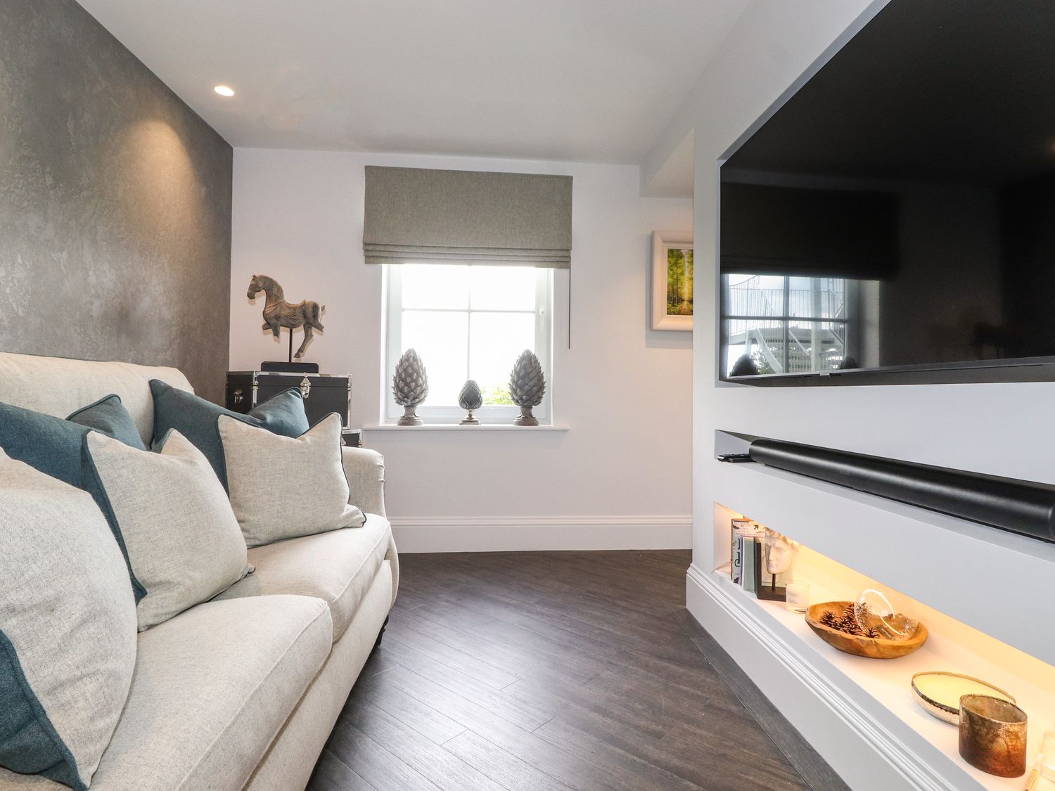Suite Retreat nr Penruddock, Cumbria. Ground-floor apartment, ideal for couples. On-site facilities.