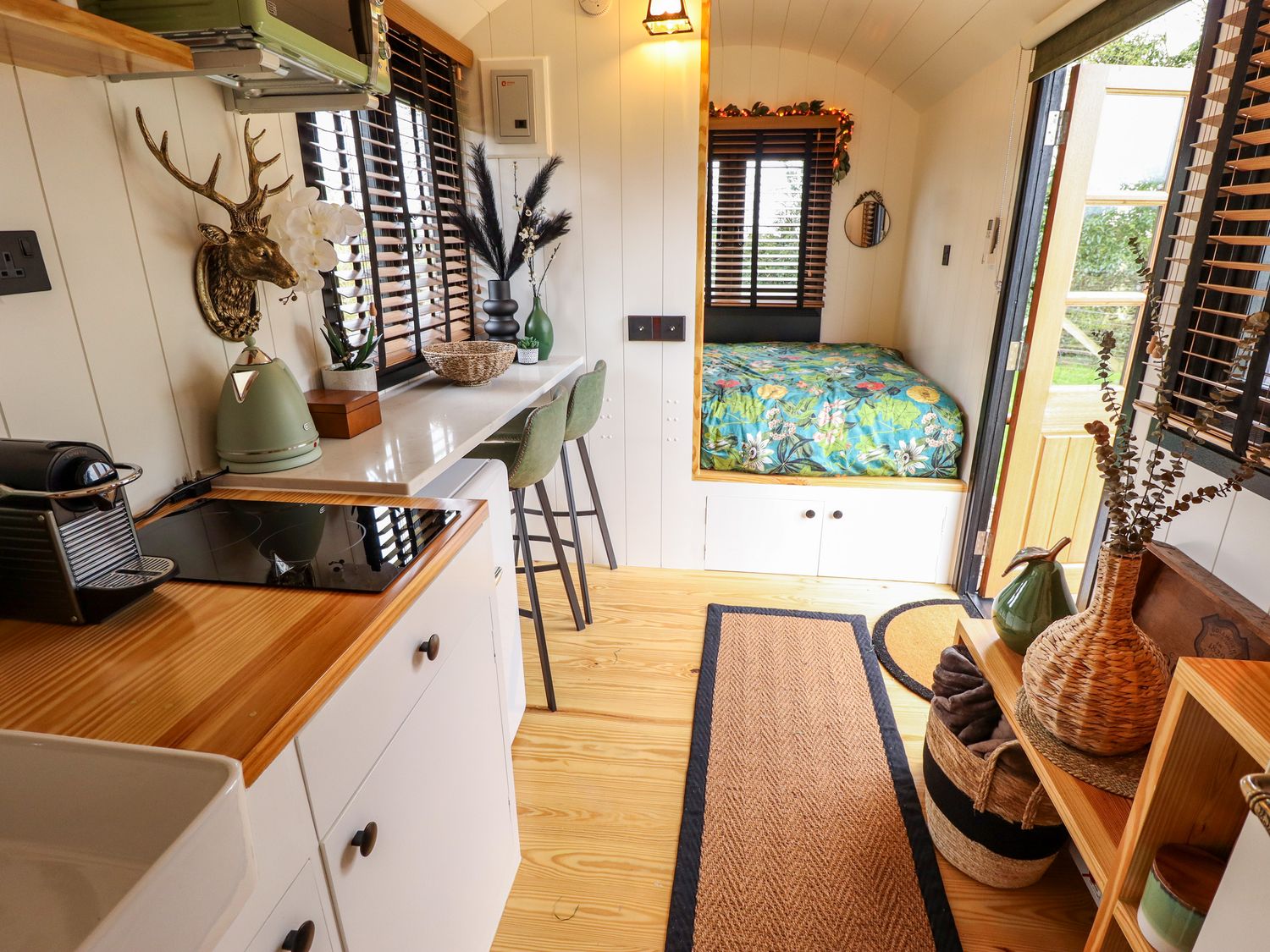 Herdwick Luxury Glamping, Nottingham
