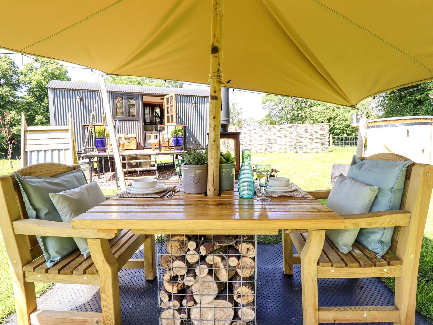 Herdwick Luxury Glamping, Nottingham