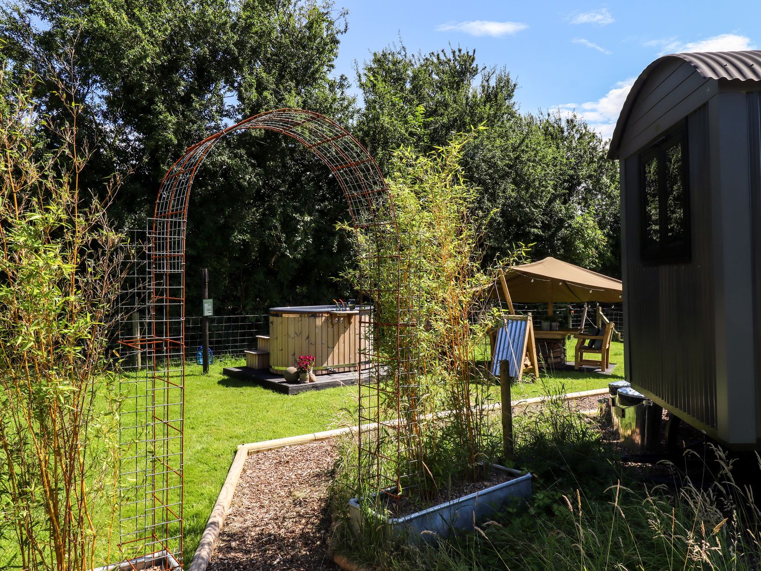 Southdown Luxury Glamping, Nottingham