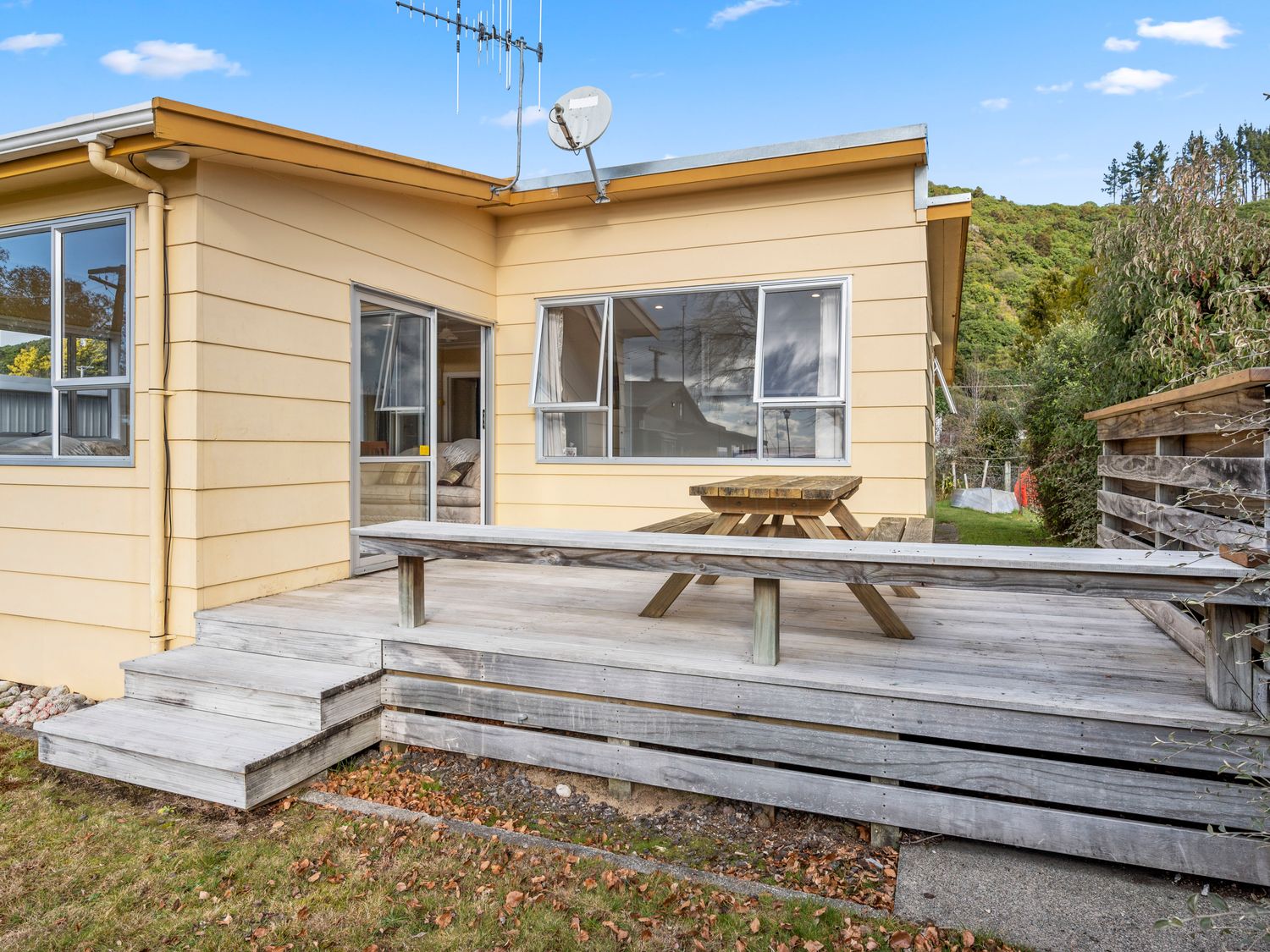 Lakeside Escape - Motuoapa Holiday Home                     photo 2