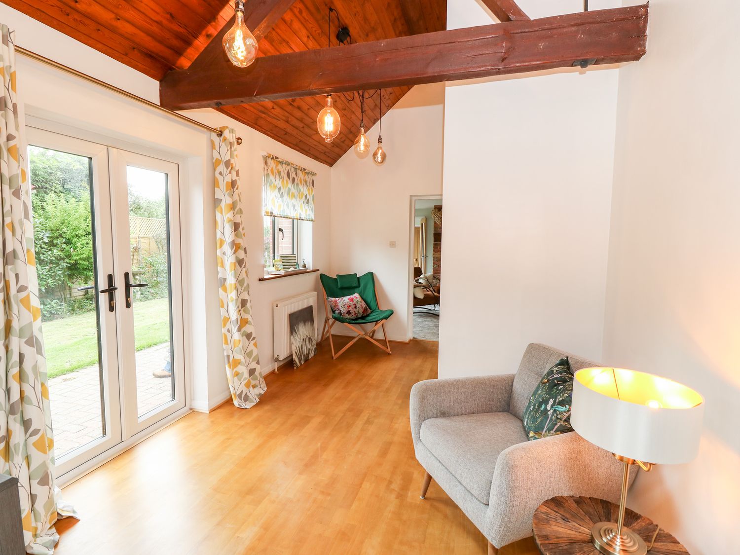 Northern Byre rests in Sopley, Hampshire. Four-bedroom barn conversion, resting near amenities. Pets
