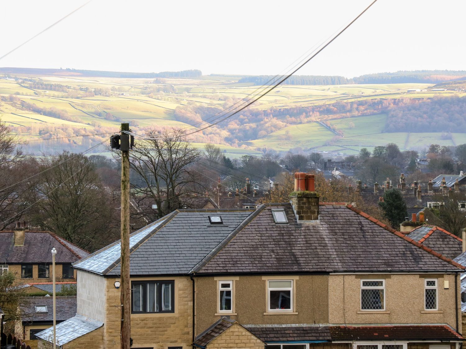 Hazel Cottage, Sutton-In-Craven, North Yorkshire. Near National Park. Hot tub. Pet-friendly. Parking