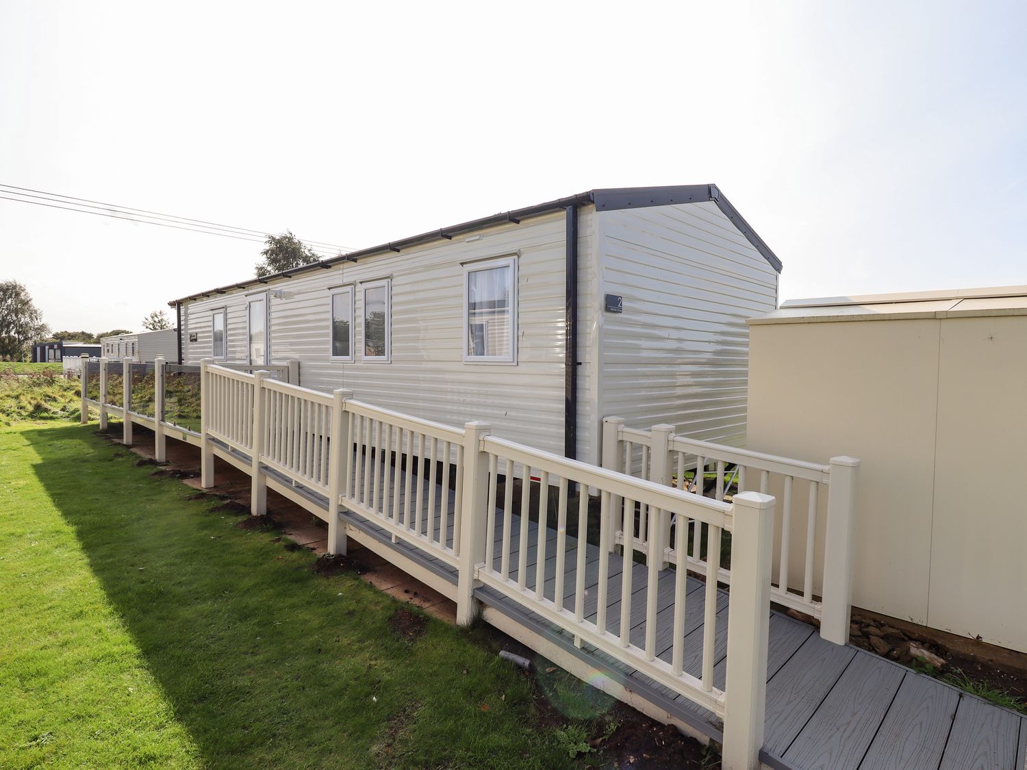 2 Kestrel Close, Tattershall, Lincolnshire. Two-bedroom lodge with hot tub. Close to lake and shops.