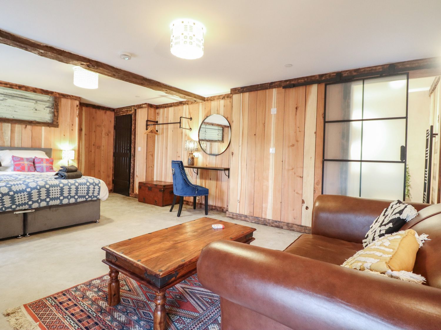 Godre'r Gyrn, Plas Moelfre Hall Barns, Llansilin