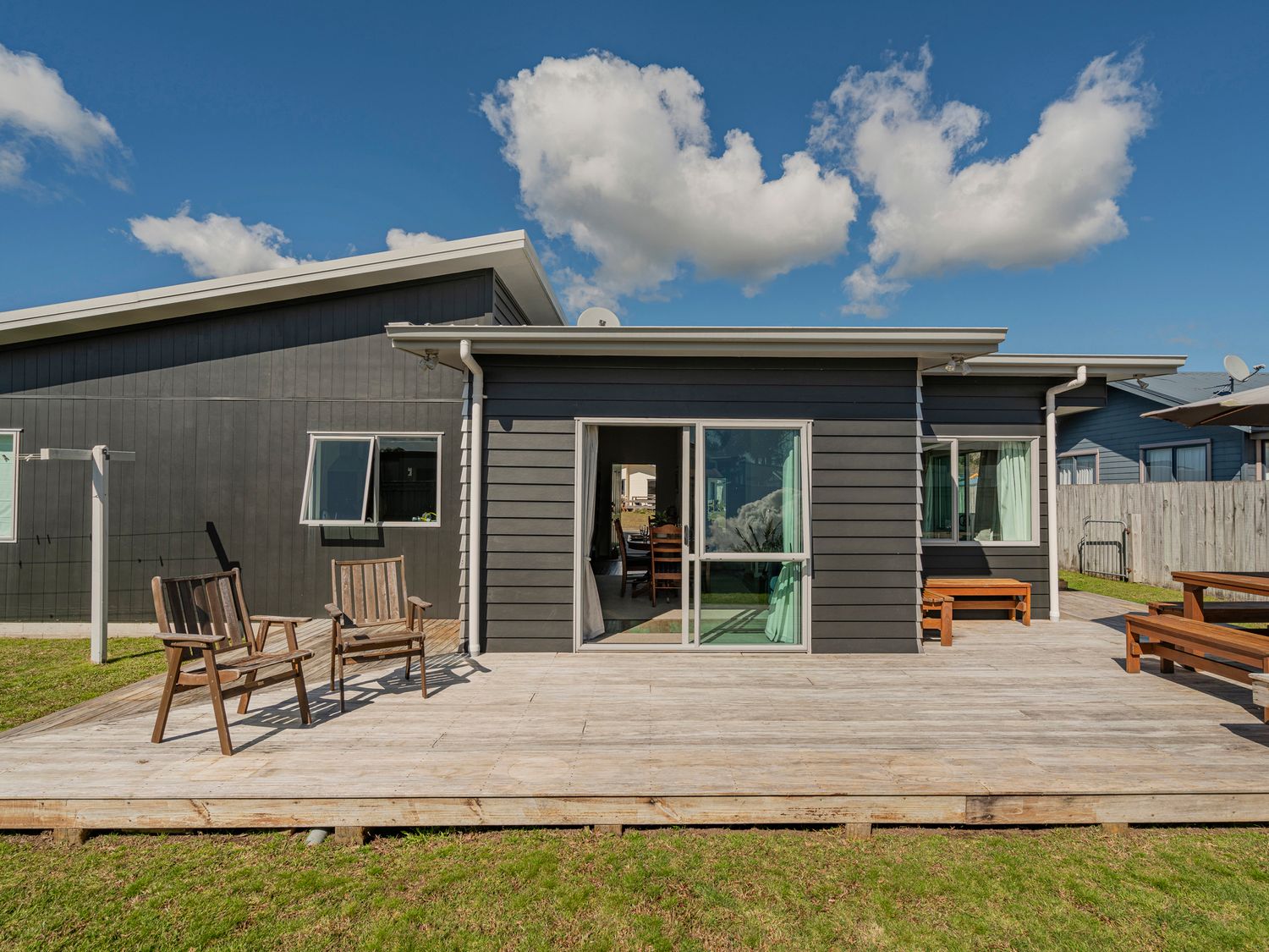 Hawk Hill Getaway - Cooks Beach Holiday Home                     photo 2
