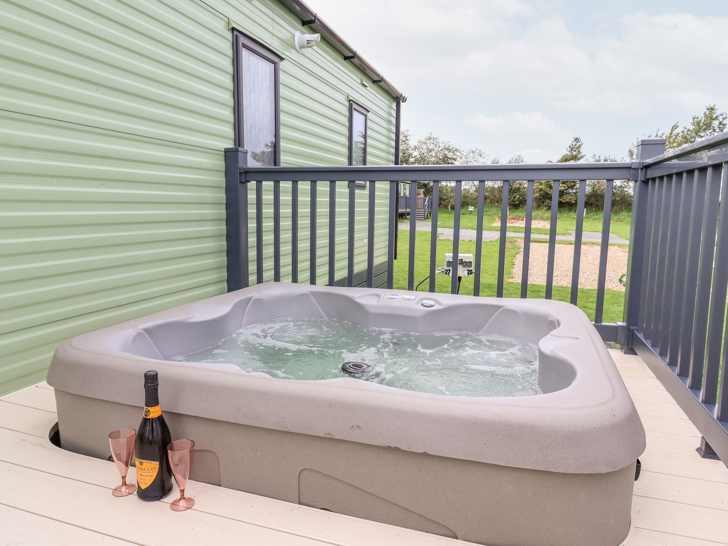 Silverdale View is near Sherburn, in North Yorkshire. Two-bedroom lodge with hot tub. Near amenities