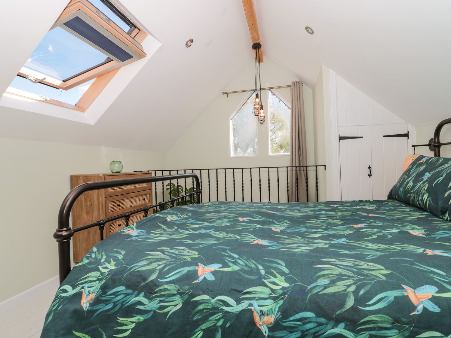 The Orch is located in, Blakeney, Gloucestershire. Hot tub. Pet-friendly. Close to amenities. Garden
