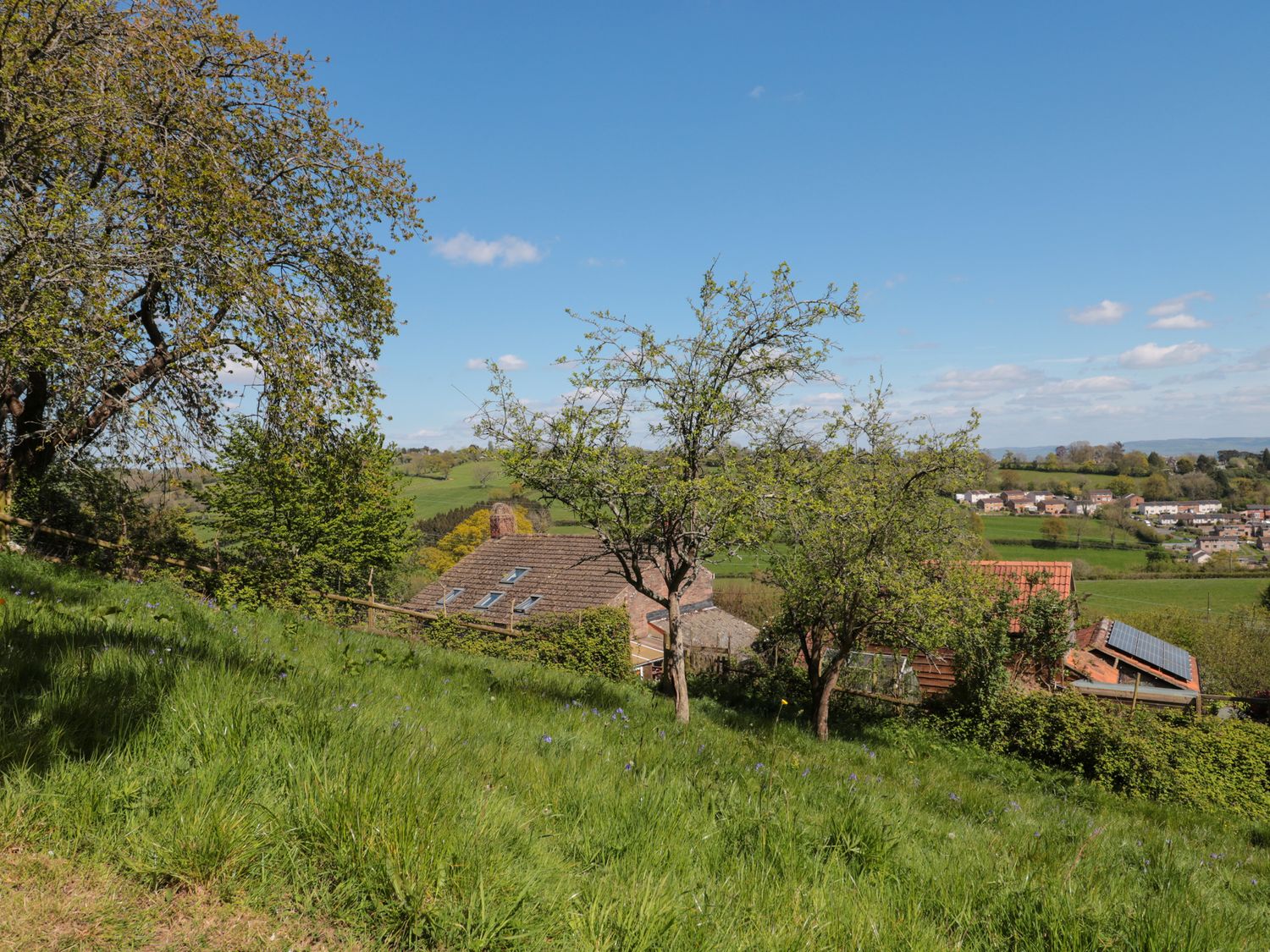 The Orch is located in, Blakeney, Gloucestershire. Hot tub. Pet-friendly. Close to amenities. Garden