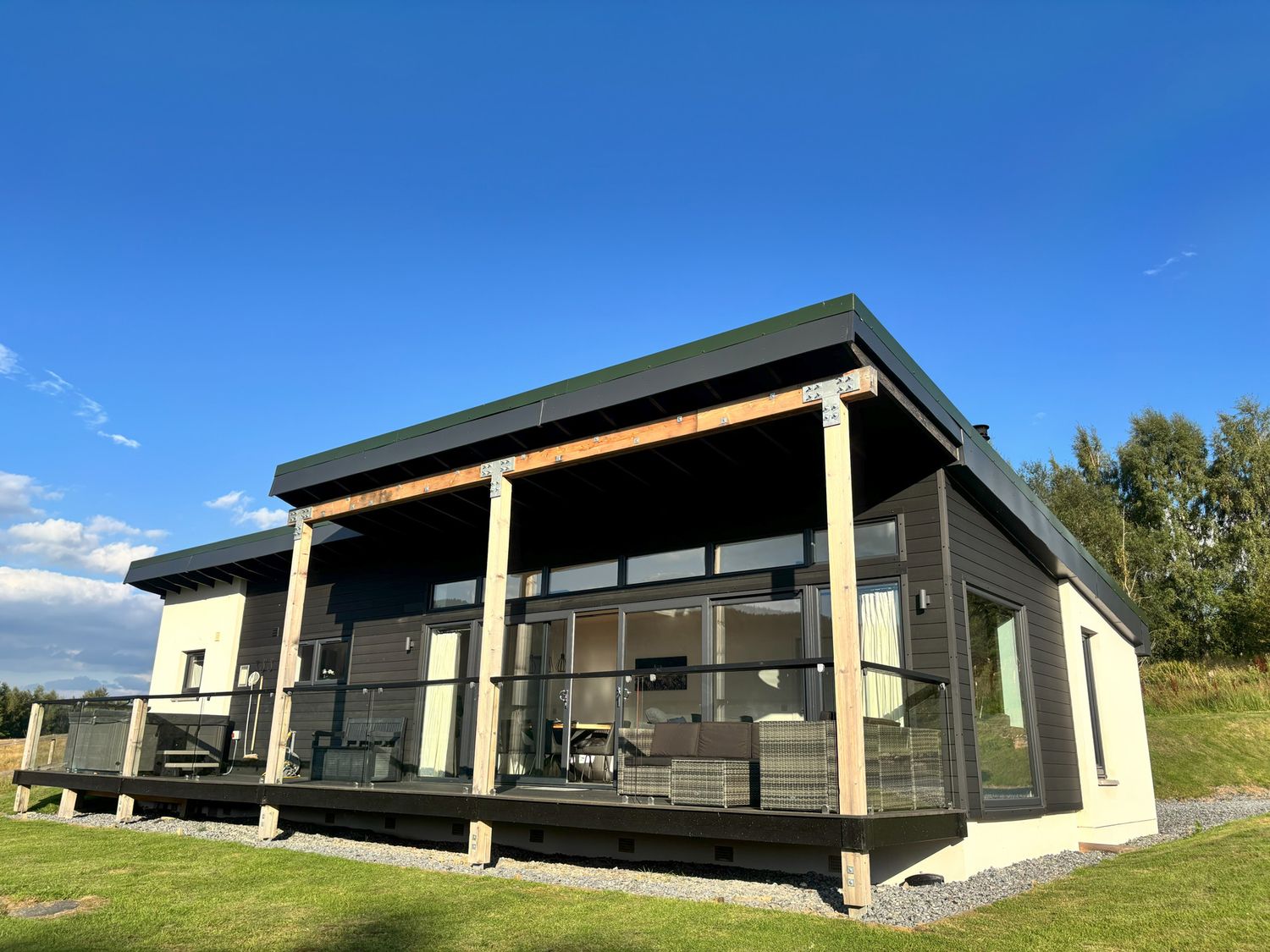 Osprey View Aberfeldy, Perth and Kinross, Scotland. Woodburning stove. En-suite. Ground-floor living