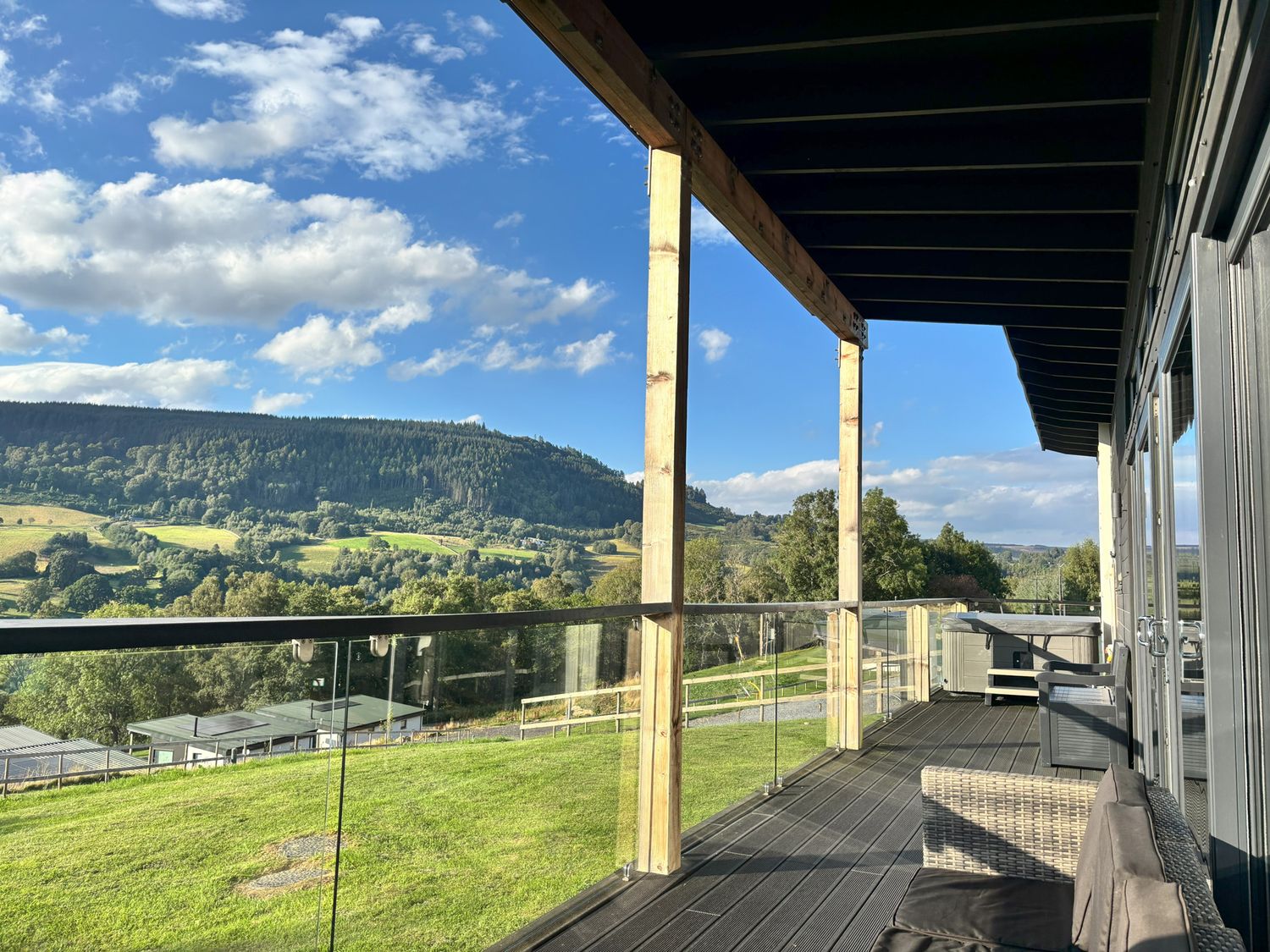 Osprey View Aberfeldy, Perth and Kinross, Scotland. Woodburning stove. En-suite. Ground-floor living