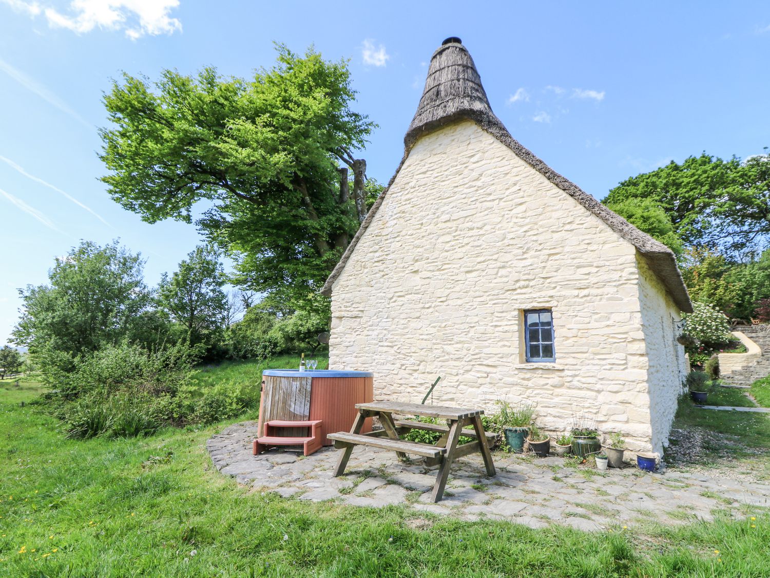 Cottage, Llanybydder