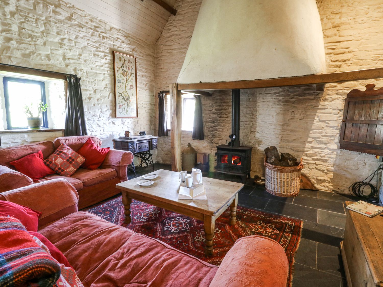 Cottage, Llanybydder