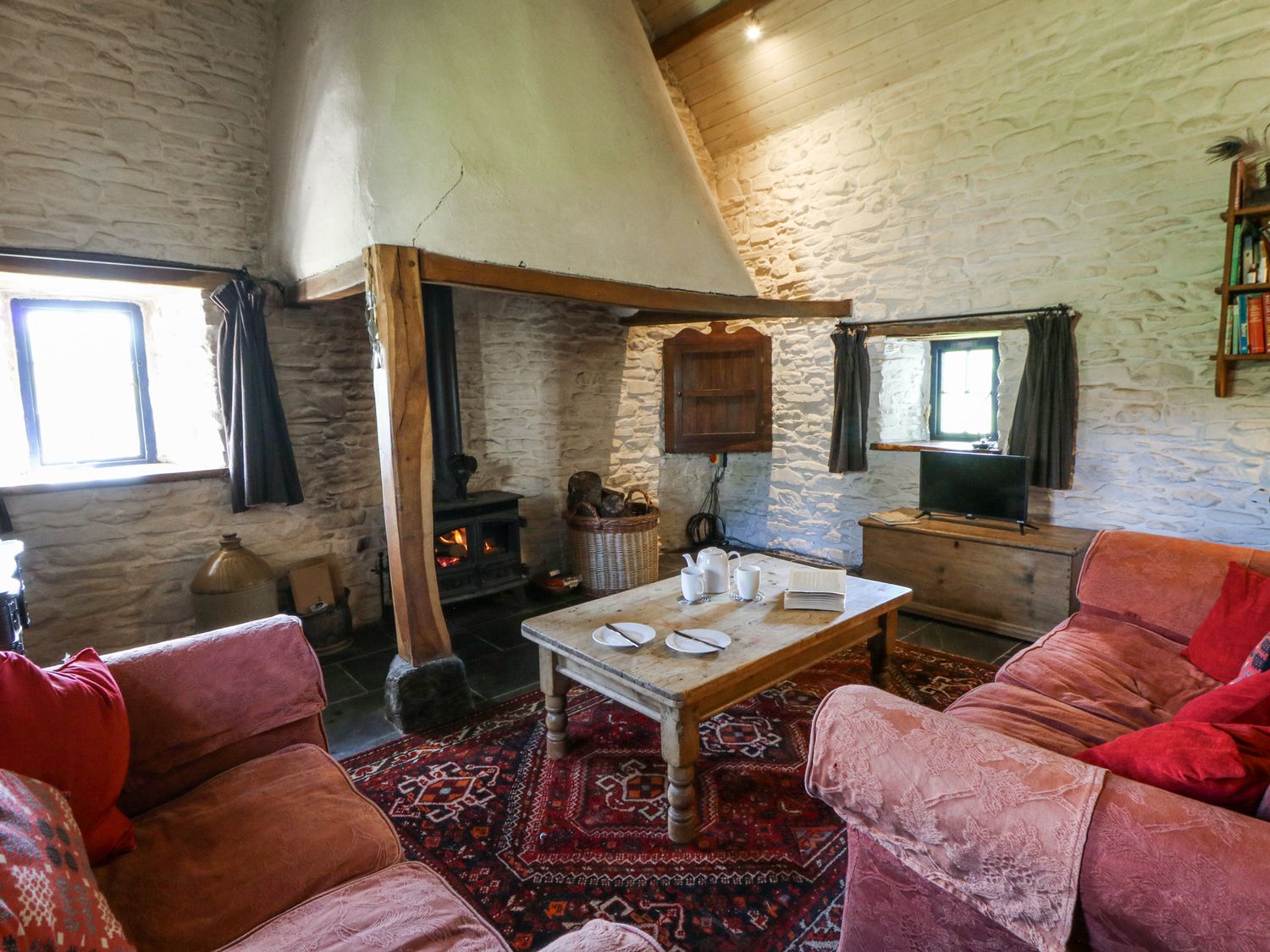 Cottage, Llanybydder