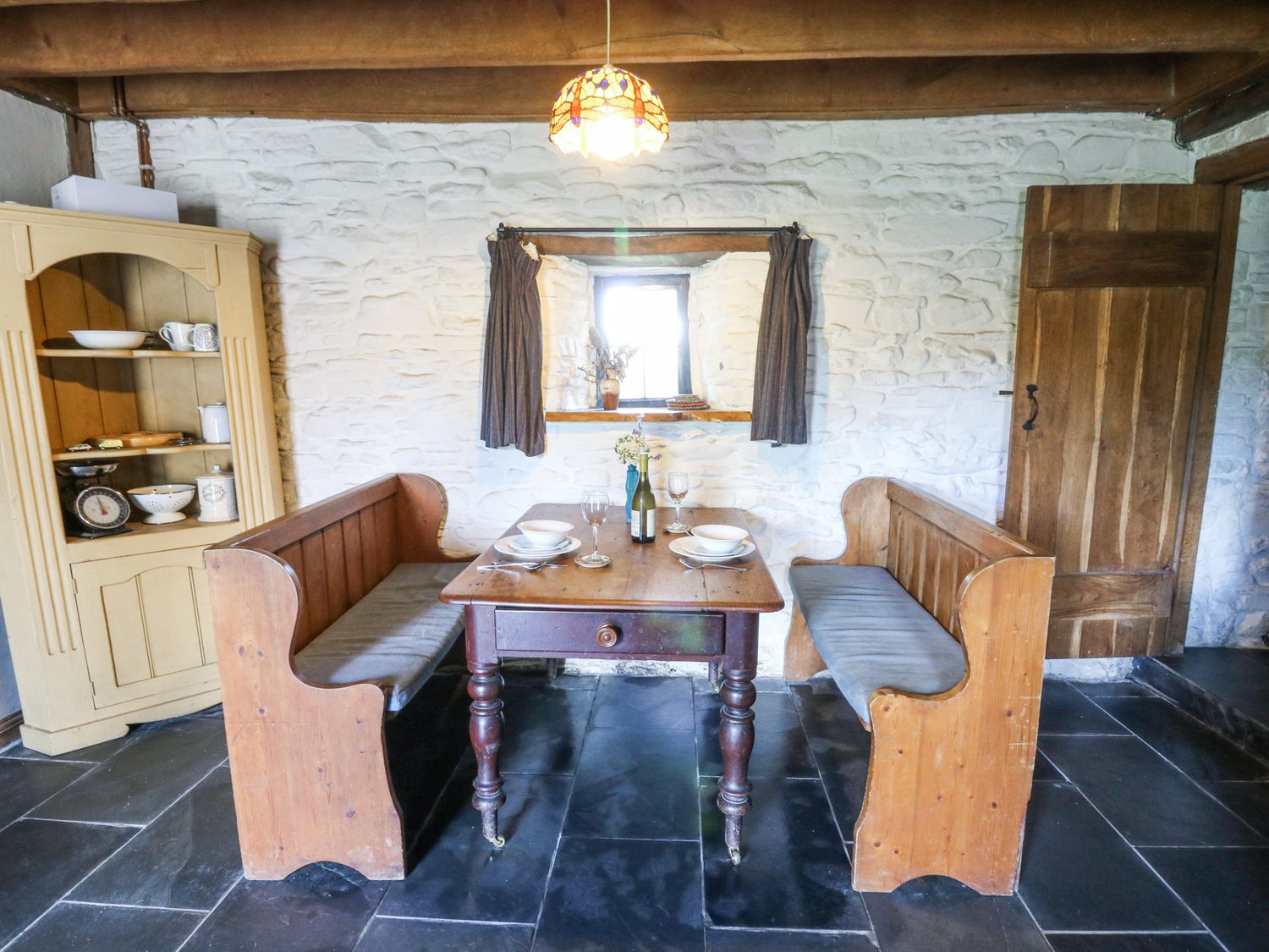 Cottage, Llanybydder