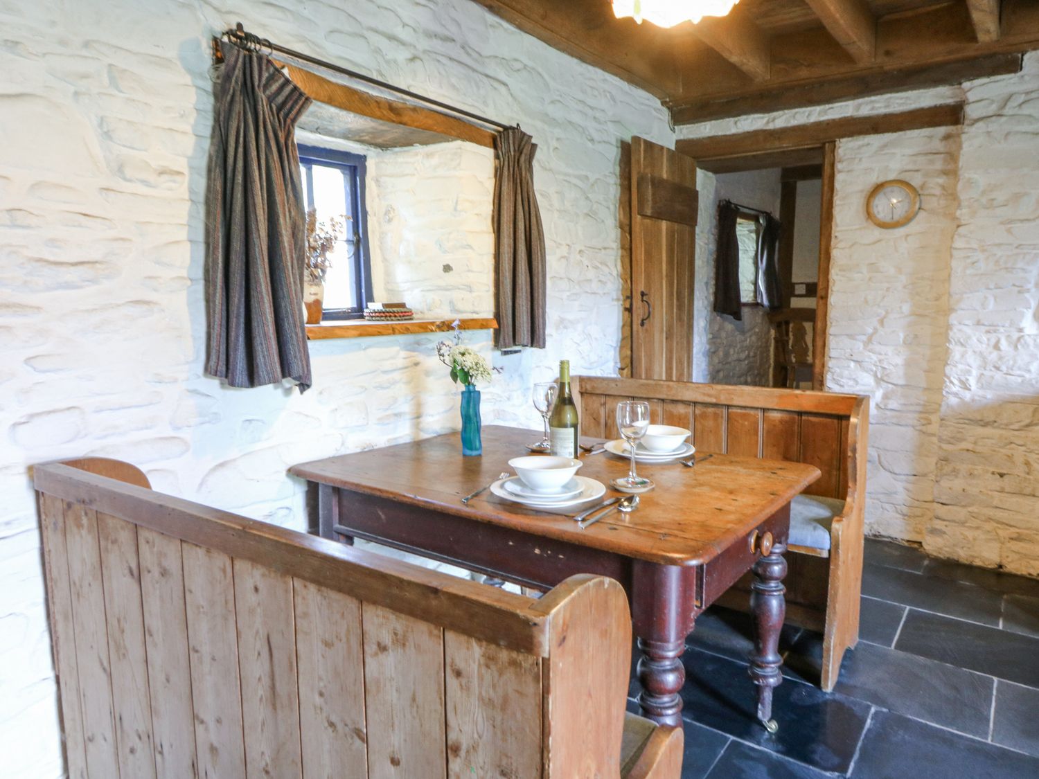 Cottage, Llanybydder