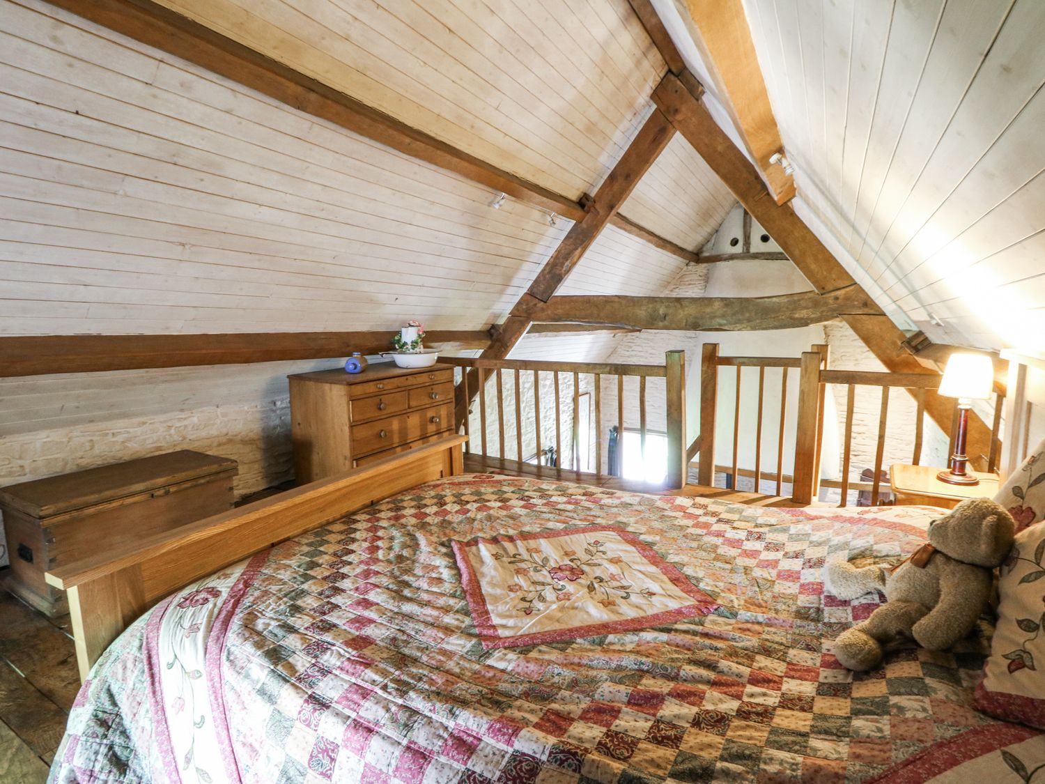 Cottage, Llanybydder