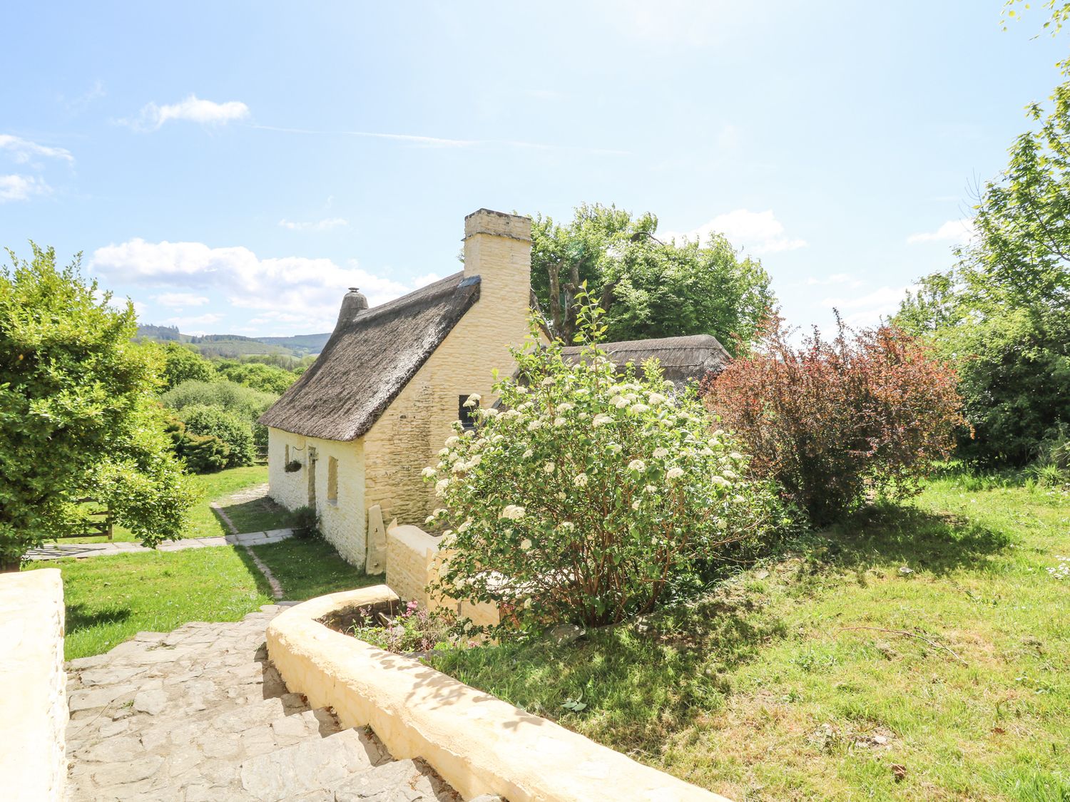 Cottage, Llanybydder