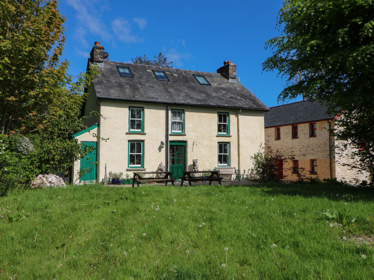 Victorian Farmhouse, Llanybydder