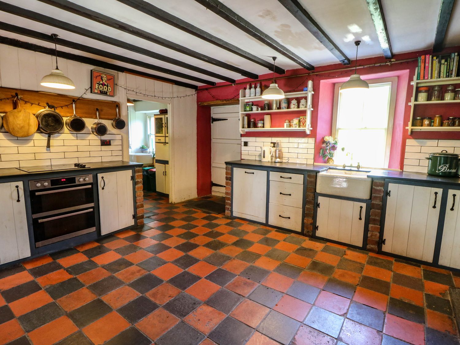 Victorian Farmhouse, Llanybydder