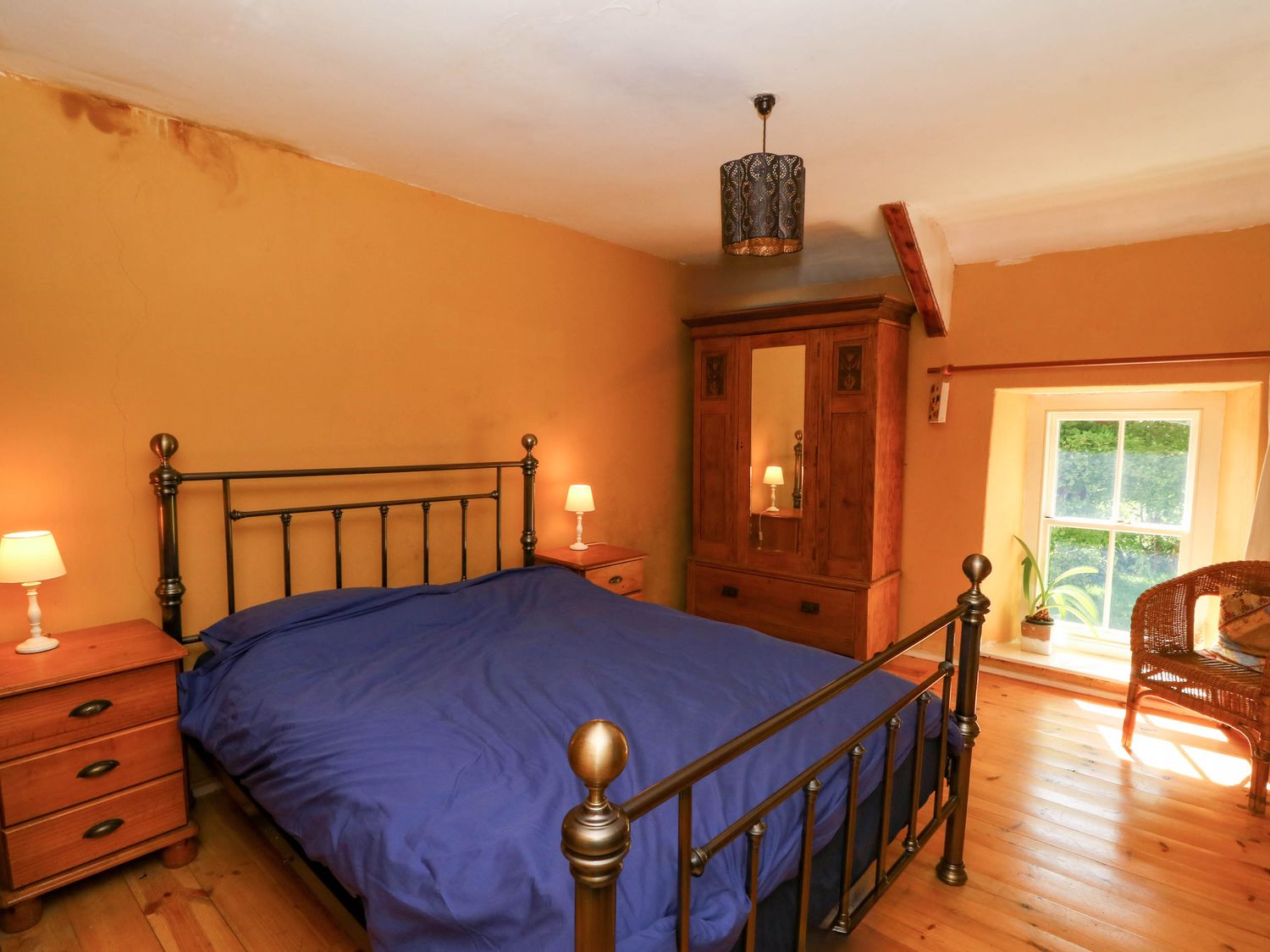 Victorian Farmhouse, Llanybydder