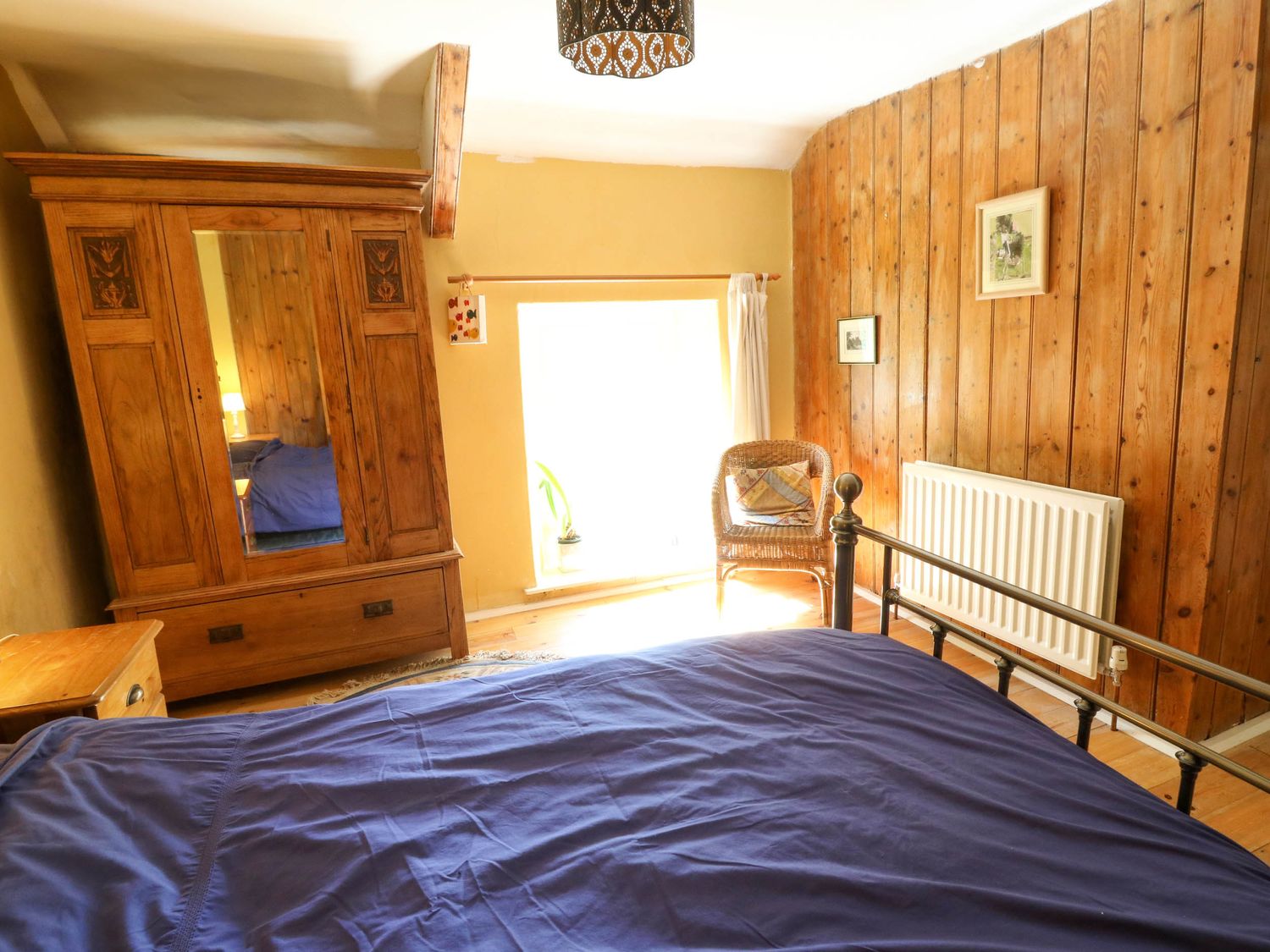 Victorian Farmhouse, Llanybydder
