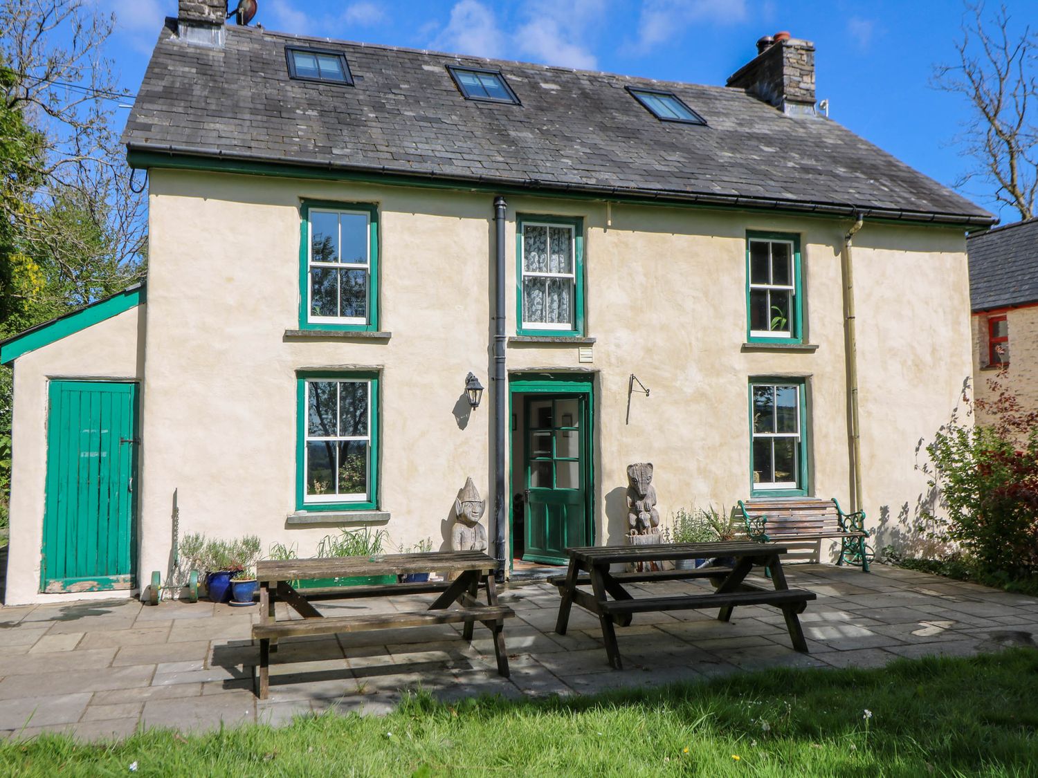 Victorian Farmhouse, Llanybydder