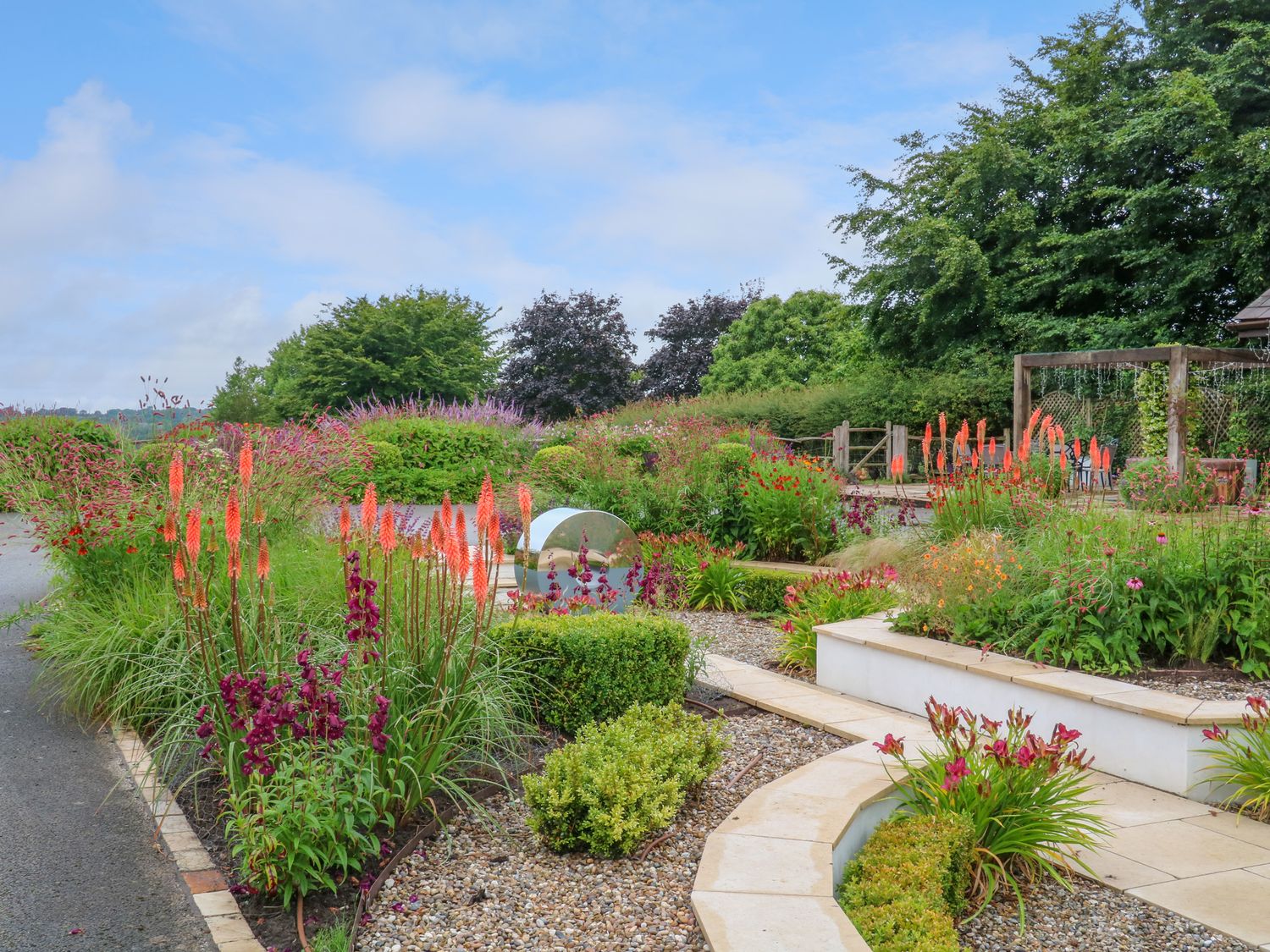 Hillside House, near Tarvin, Cheshire. Open-plan living space. Woodburning stove. Pet-friendly. WiFi