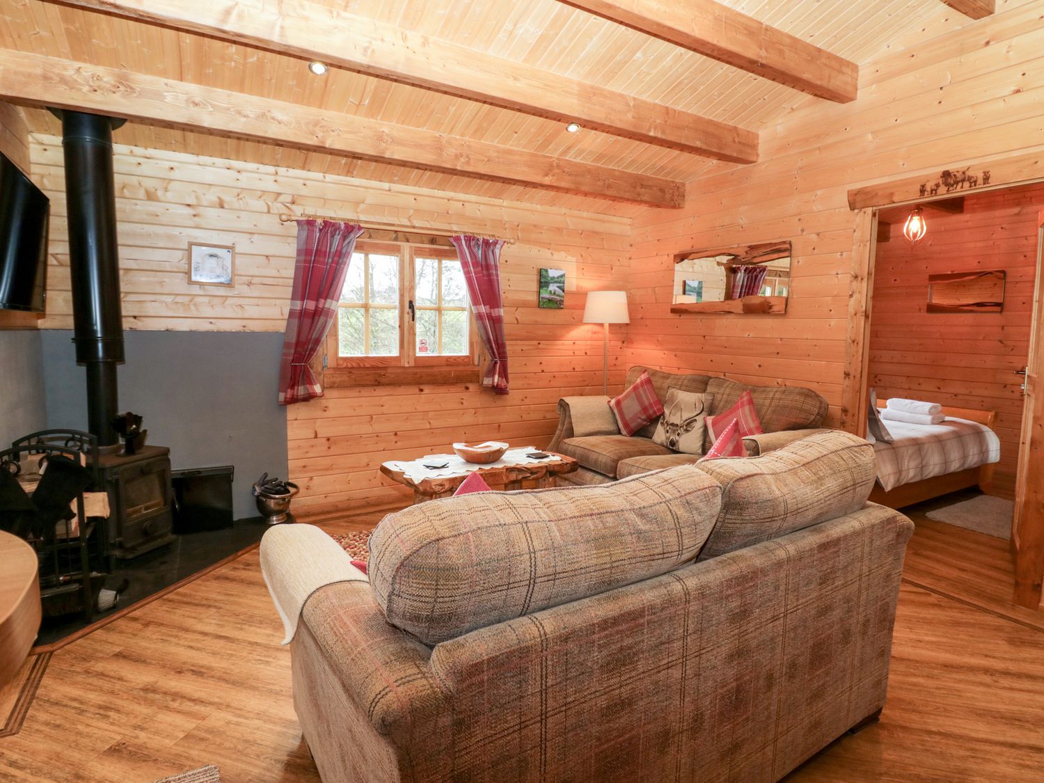 Ballinorig Lodge, Cleator Moor, Cumbria. Single-storey lodge. Countryside location. Private hot tub.