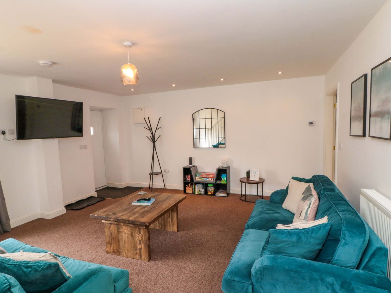 Kittiwake Flamborough, East Riding of Yorkshire. Close to amenities and a beach. Pet-friendly.