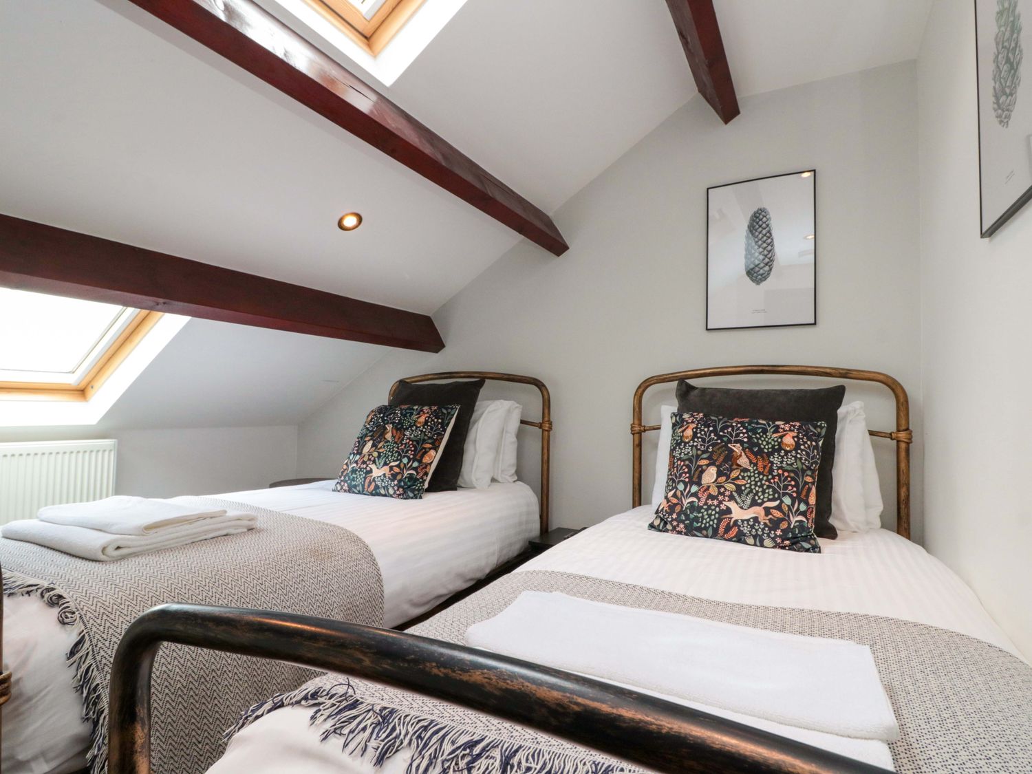 Kittiwake Flamborough, East Riding of Yorkshire. Close to amenities and a beach. Pet-friendly.