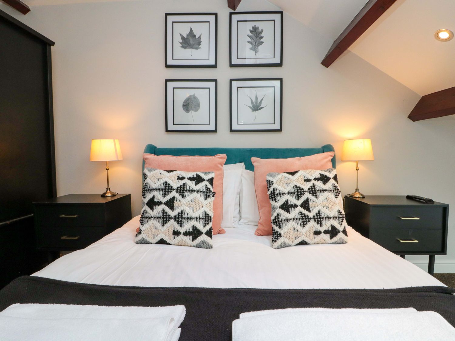 Kittiwake Flamborough, East Riding of Yorkshire. Close to amenities and a beach. Pet-friendly.