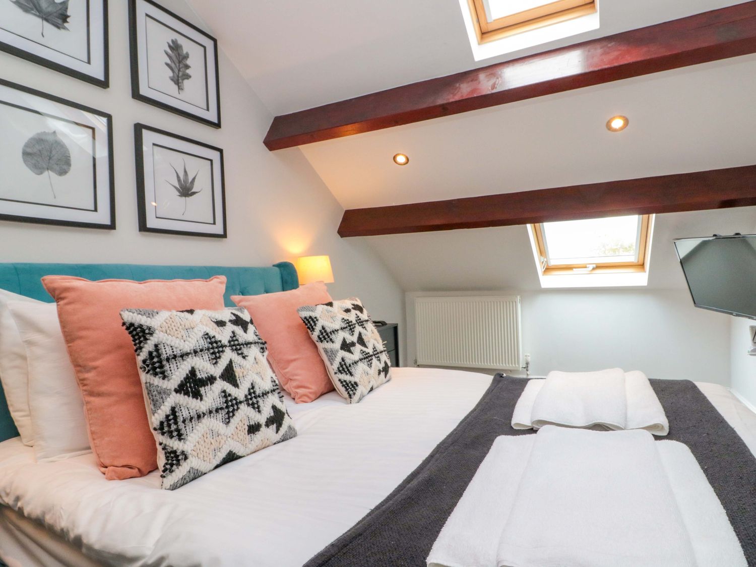 Kittiwake Flamborough, East Riding of Yorkshire. Close to amenities and a beach. Pet-friendly.