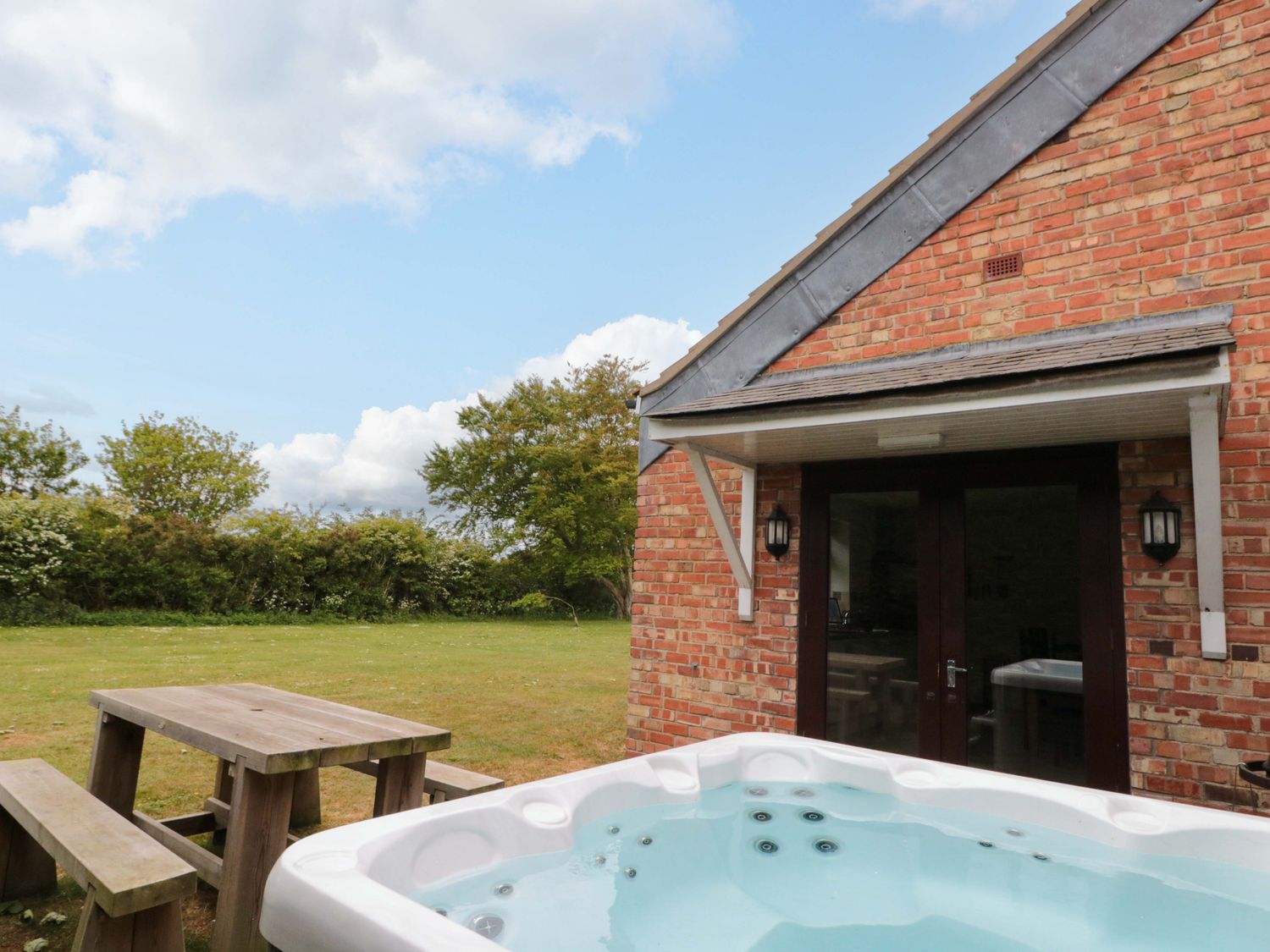 Kittiwake Flamborough, East Riding of Yorkshire. Close to amenities and a beach. Pet-friendly.