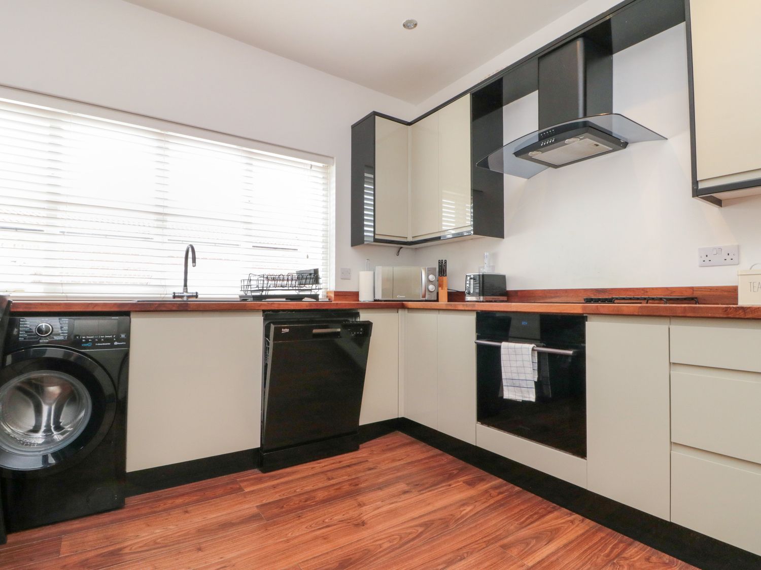 The Pheasantry in Flamborough, East Riding of Yorkshire. Close to shops. Pet-friendly. Hot tub